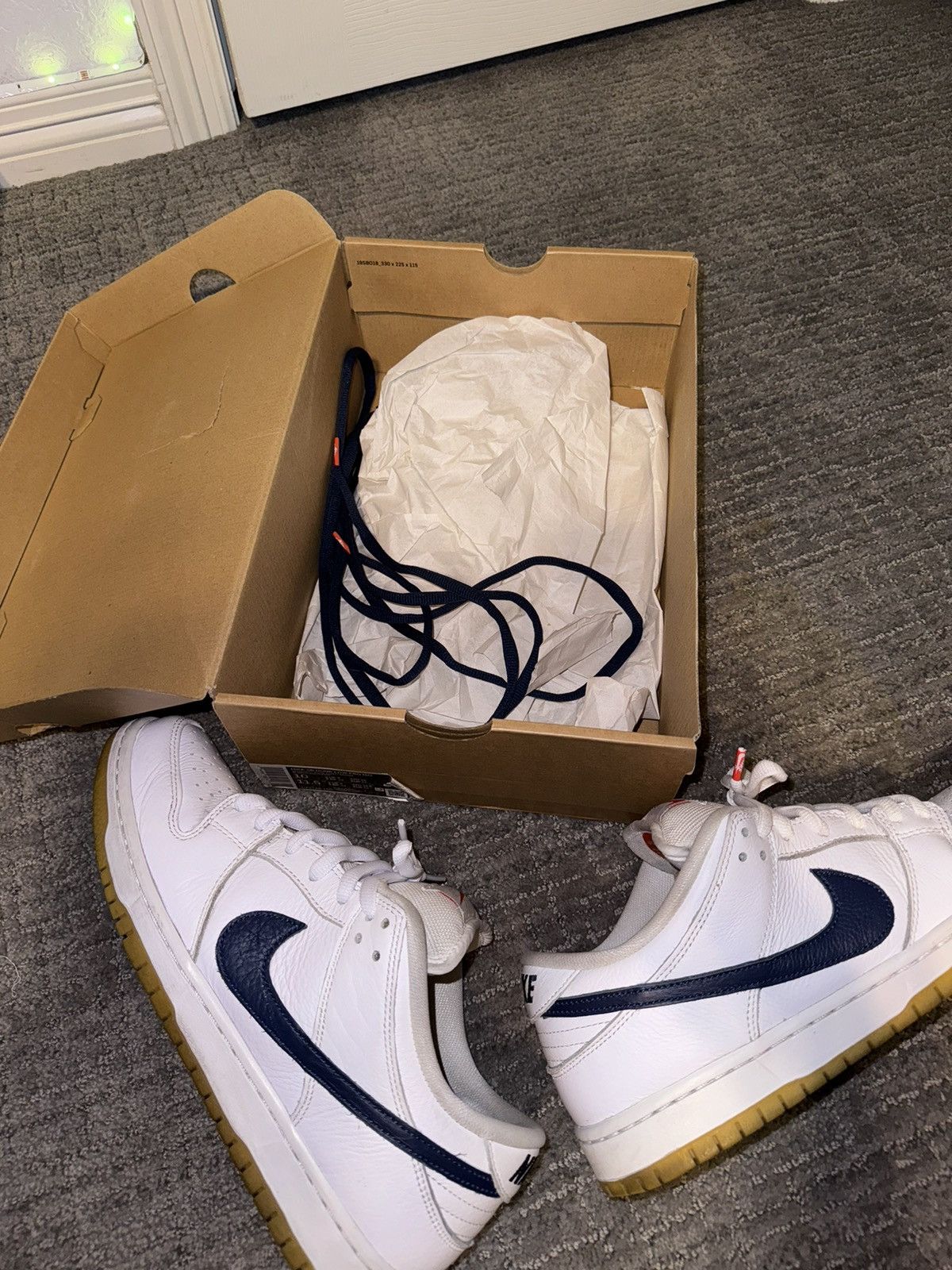 Nike Nike SB Dunk Low Orange Label (White Navy) Size US 10 / EU 43 - 6 Thumbnail