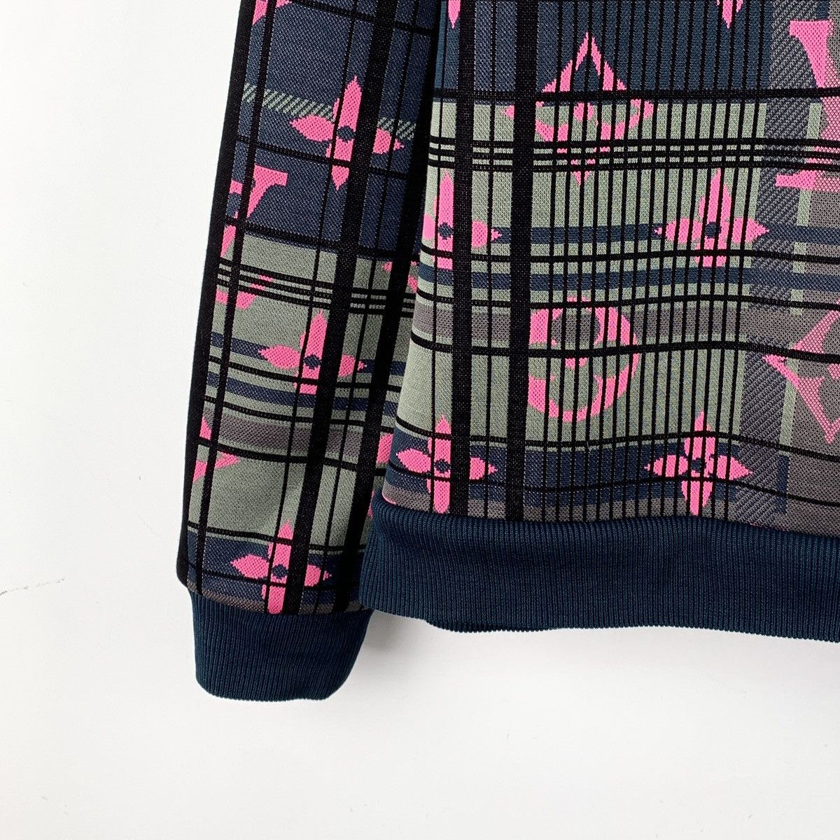 Louis Vuitton Louis Vuitton Monogram Long Sleeve Sweatshirt K26WX Size US XS / EU 42 / 0 - 4 Thumbnail