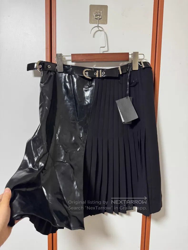 Versace Versace Black pleated patchwork mulberry silk skirt Size L / US 10 / IT 46 - 1 Thumbnail