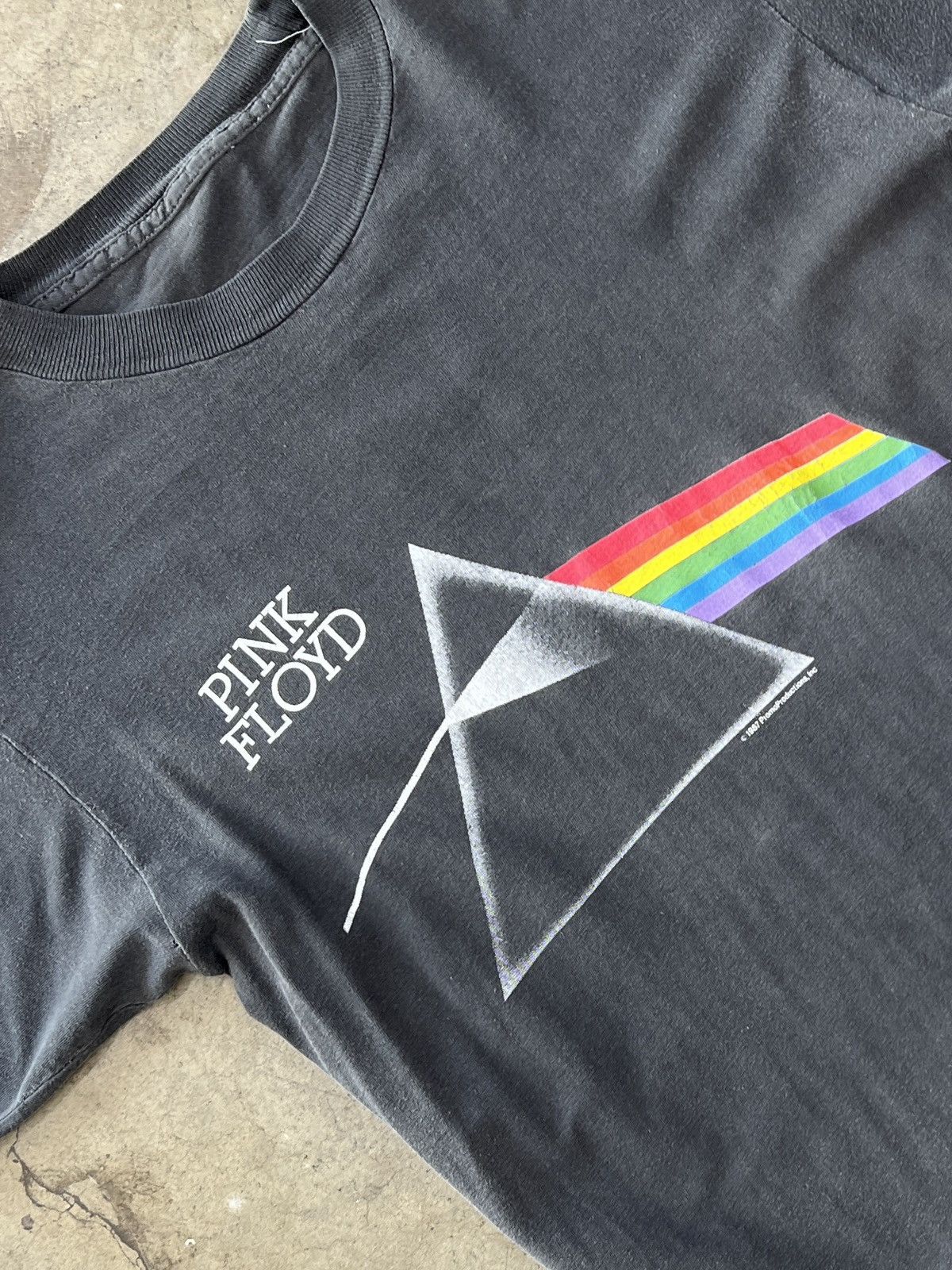 Band Tees Vintage 1987 Pink Floyd Dark Side of the Moon Tour Tee XL Size US XL / EU 56 / 4 - 1 Thumbnail