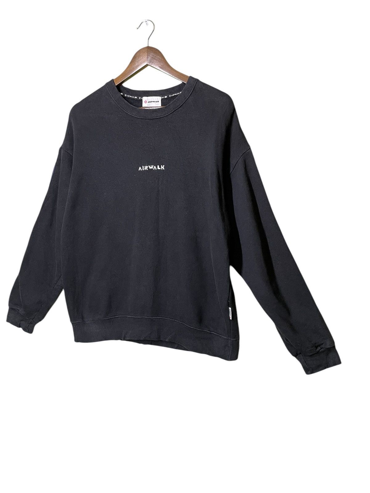 Airwalk × Vintage Vintage airwalk embroidered small logo crewneck sweatshirt Size US M / EU 48-50 / 2 - 2 Thumbnail