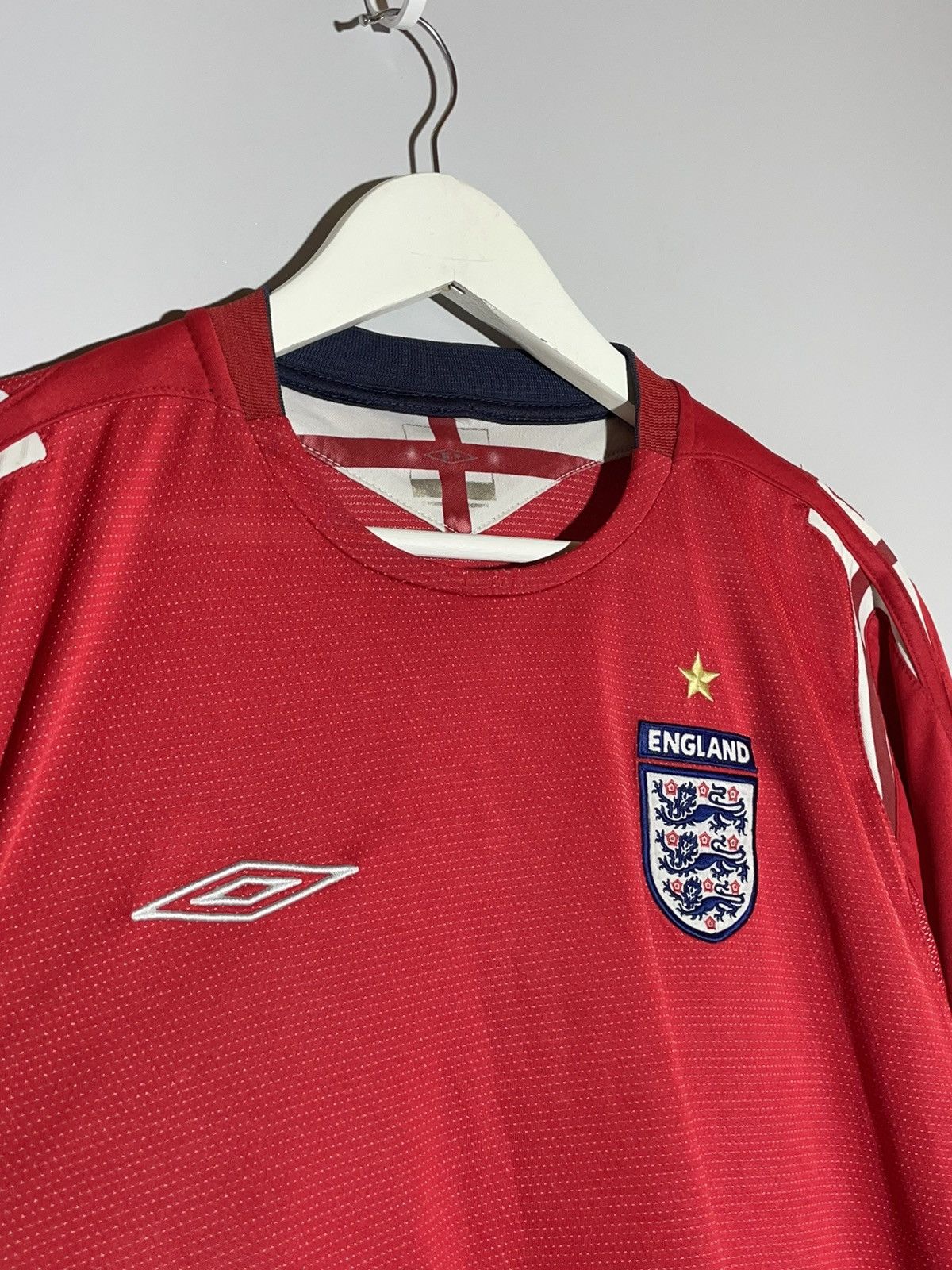 Umbro × Vintage England Umbro Vintage 2004 Away Football Long Sleeve Size US L / EU 52-54 / 3 - 3 Thumbnail