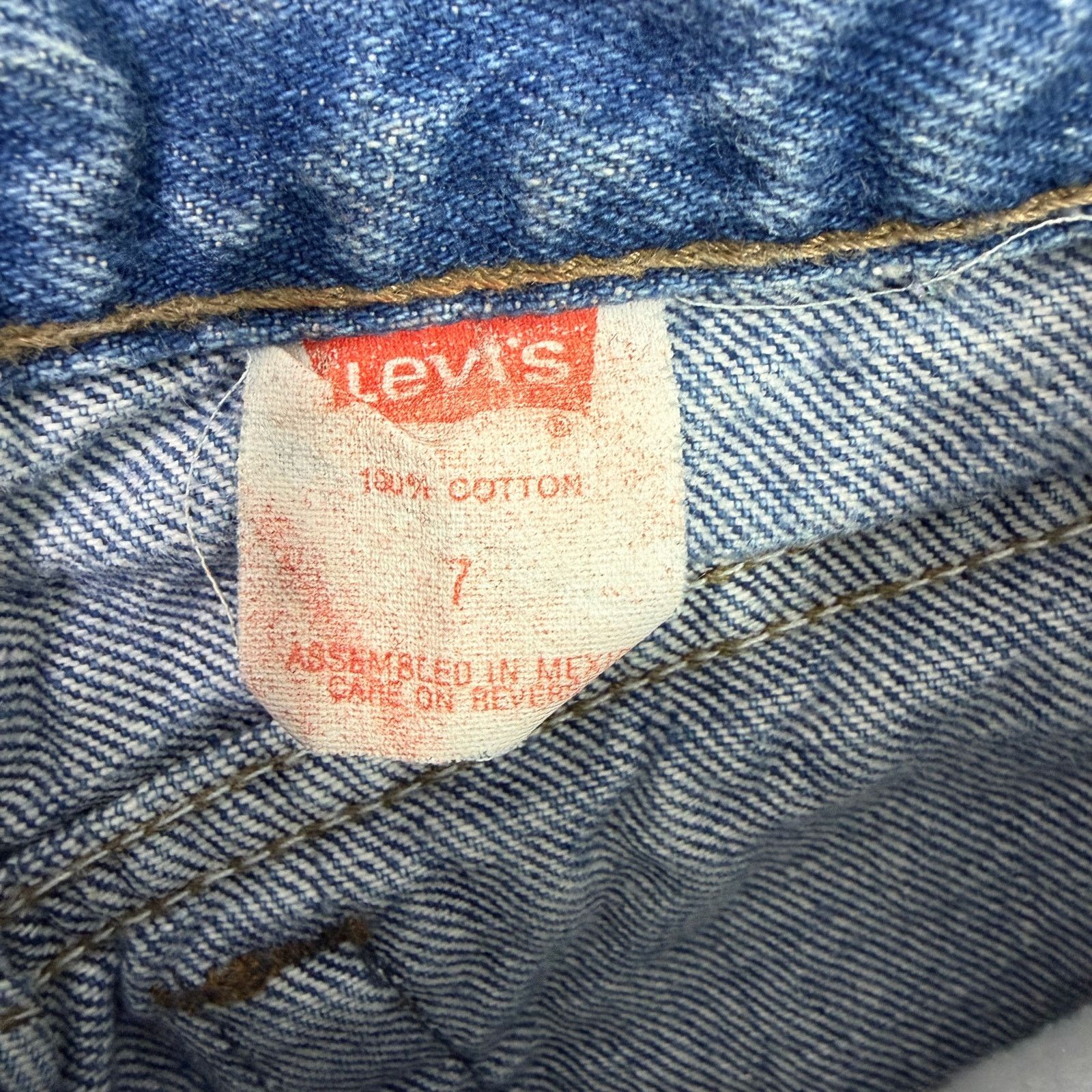 Vintage Vintage Levis 900 Jeans Women's 7 (24x33) Blue Mom High Rise Size 24" / US 00 / IT 34 - 4 Thumbnail