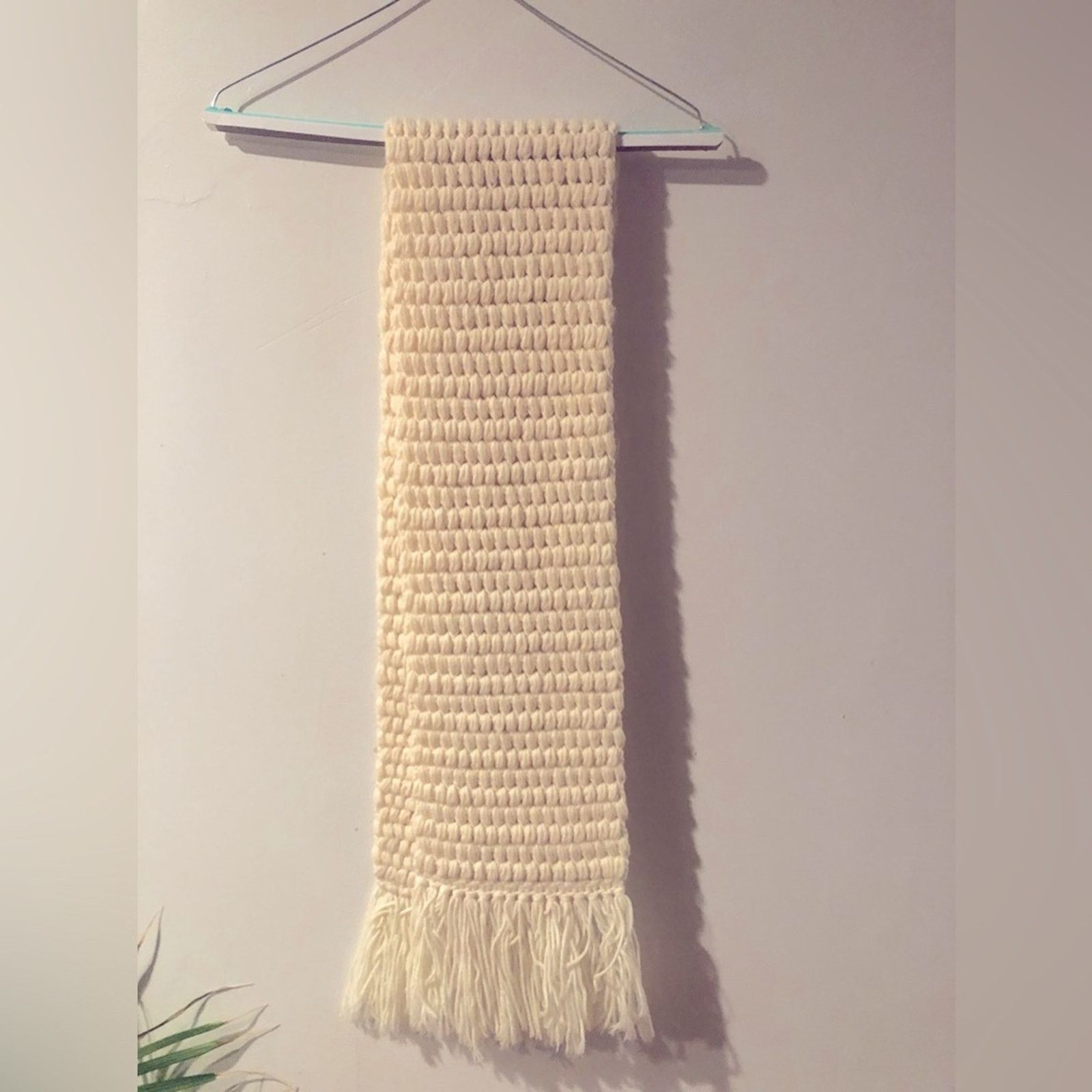 NBDN Nobrandedon Thick Hand knitted cream scarf Size ONE SIZE - 3 Thumbnail