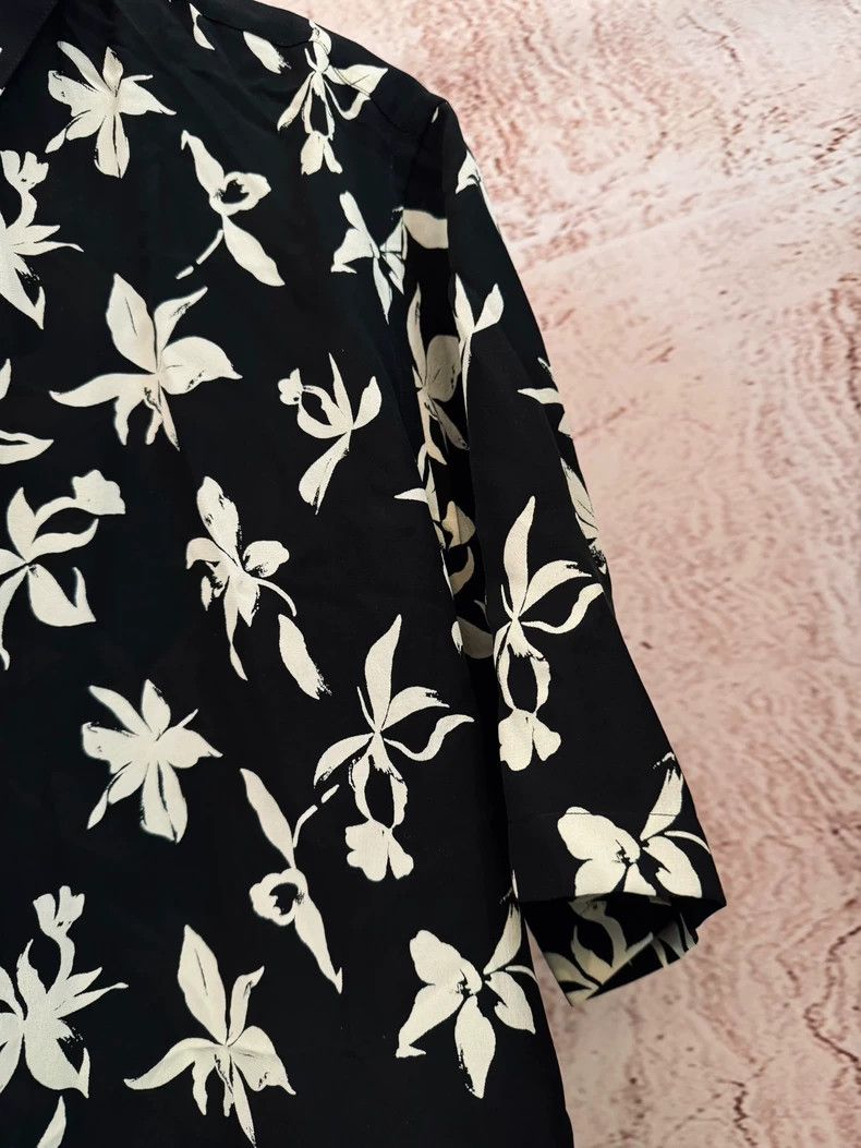 Yves Saint Laurent Saint Laurent size 39 20SS Mulberry Silk Flower Shirt 2503 Size US M / EU 48-50 / 2 - 2 Thumbnail