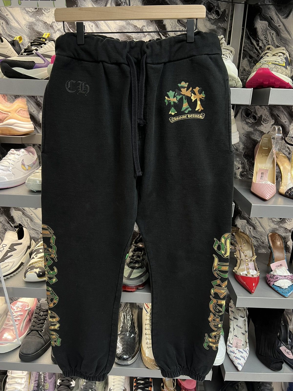 Chrome Hearts Chrome Hearts Camo Triple Cross Sweatpants Size US 32 / EU 48 - 1 Thumbnail