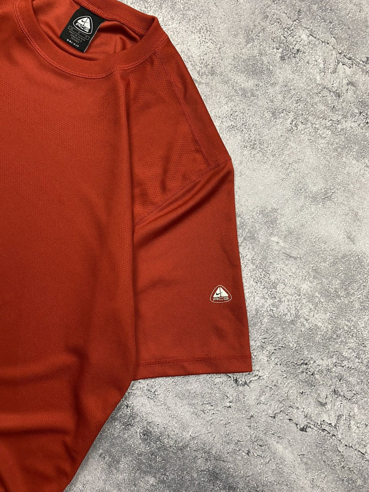 Nike ACG Vintage Nike ACG Red T-Shirt Rare Y2K Tee Size US M / EU 48-50 / 2 - 7 Thumbnail