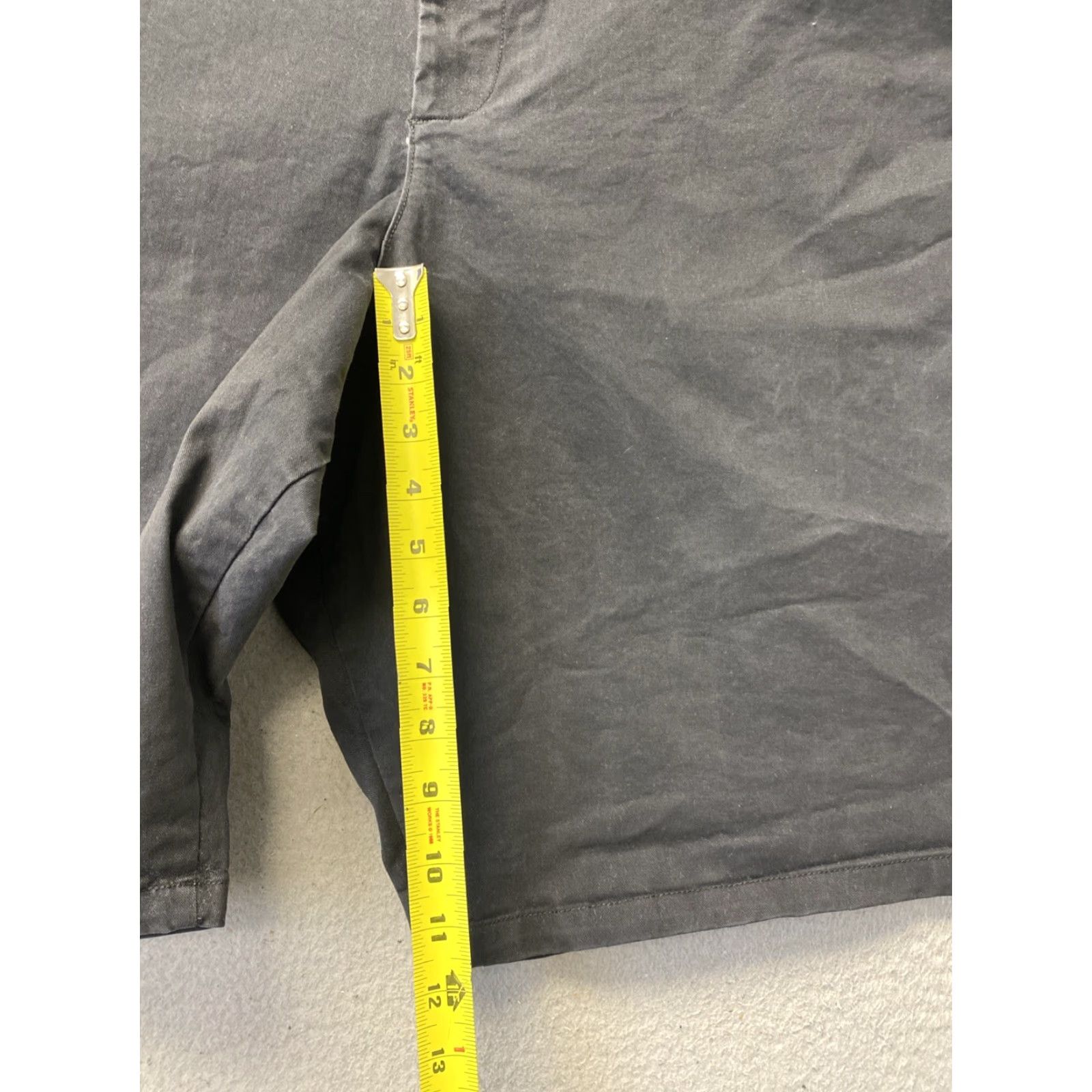 Gap VINTAGE Gap Chino Shorts Men Size 40 Black Casual Flat Front Cotton All Season Size US 40 / EU 56 - 5 Thumbnail