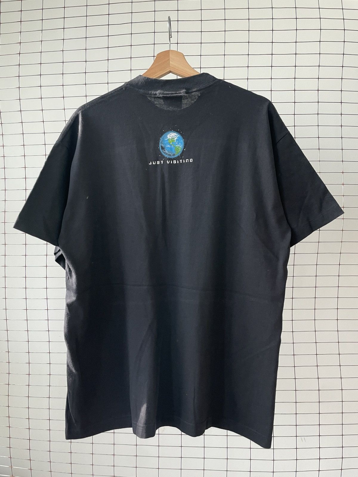 Vintage Vintage 3rd Rock From The Sun T-Shirt Size US XL / EU 56 / 4 - 4 Thumbnail