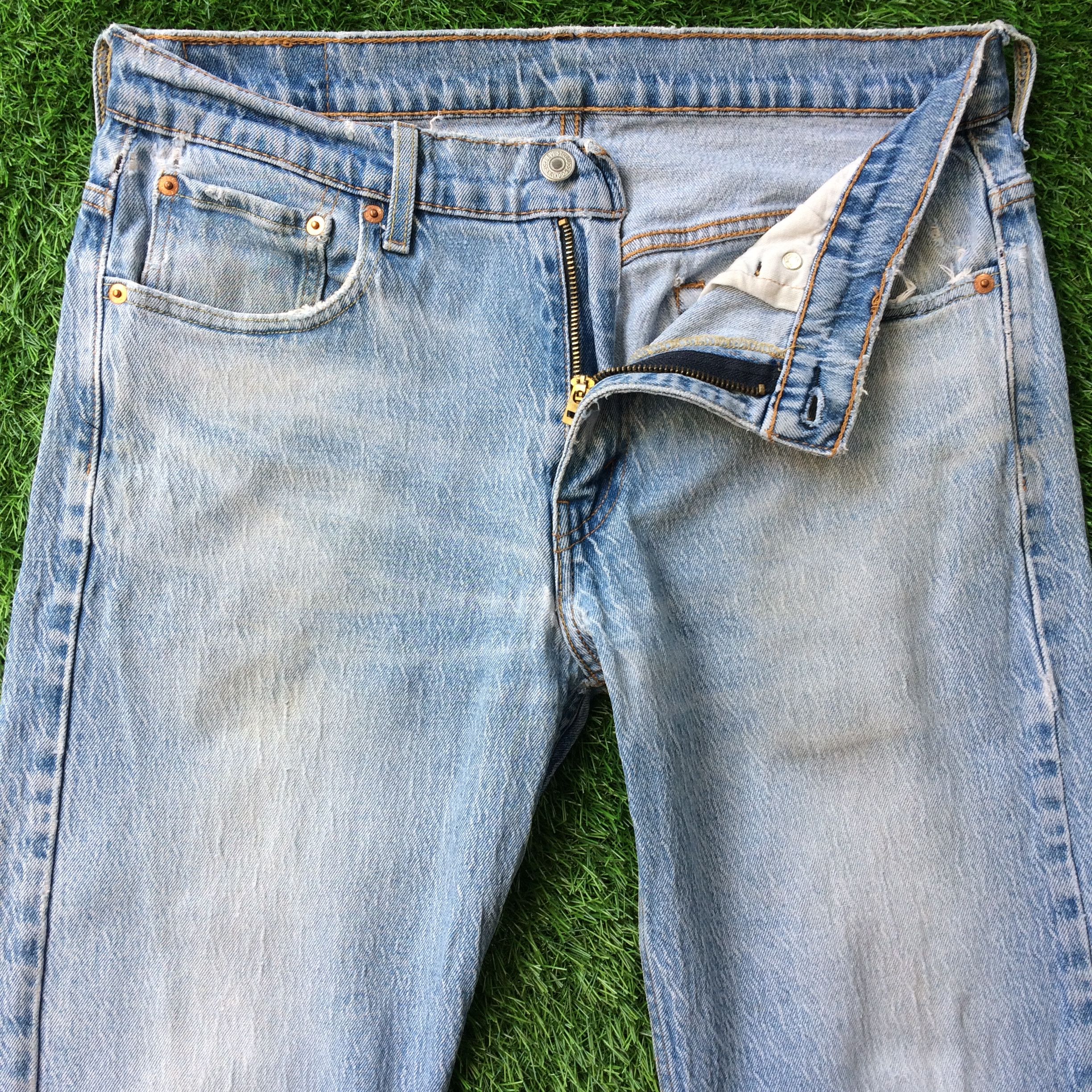 Jean Distressed Light Wash Levis 569 Jeans D-760 Size US 31 - 3 Thumbnail