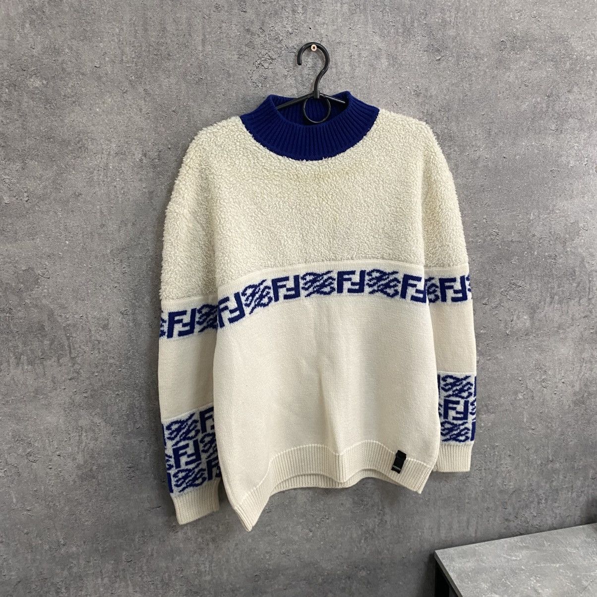 Fendi Fendi Wool Sweatshirt Pullover Crewneck Size US M / EU 48-50 / 2 - 3 Thumbnail