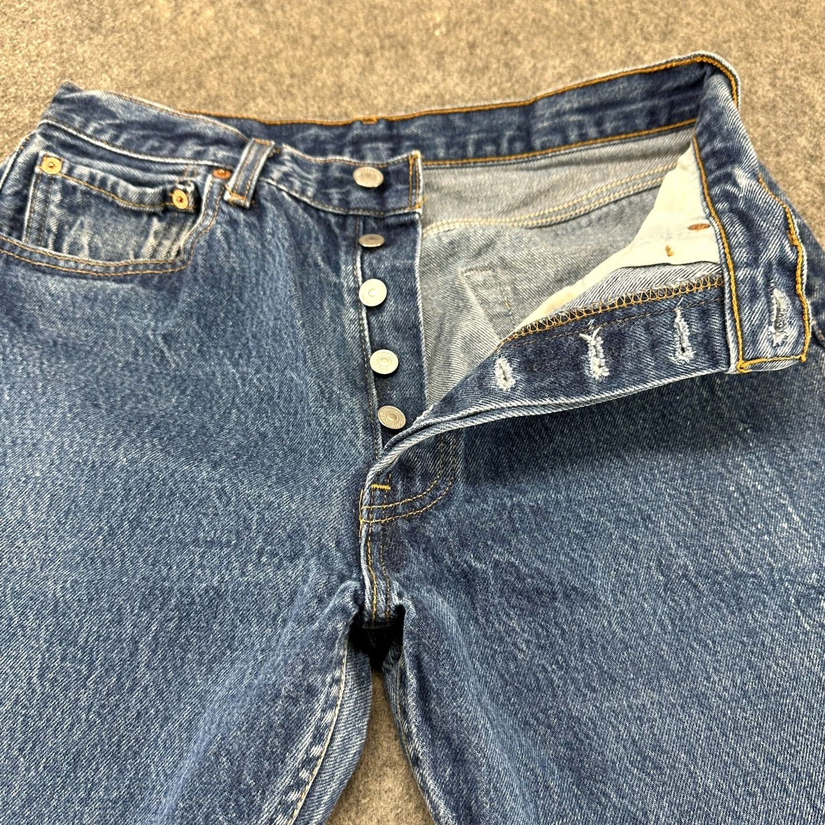 Levi's VINTAGE Levi's 501 Jeans Mens 33x34 Actual 30x31 Blue Dark Wash Straight 90s USA Mens Size US 33 - 2 Thumbnail