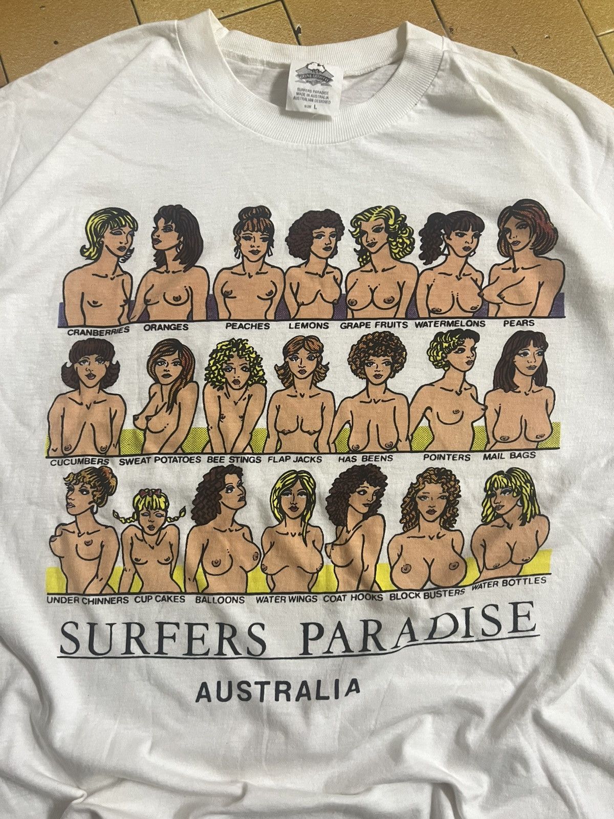 Vintage Vintage 90's Surfer Paradise Australia Boob Size L Size US L / EU 52-54 / 3 - 1 Thumbnail