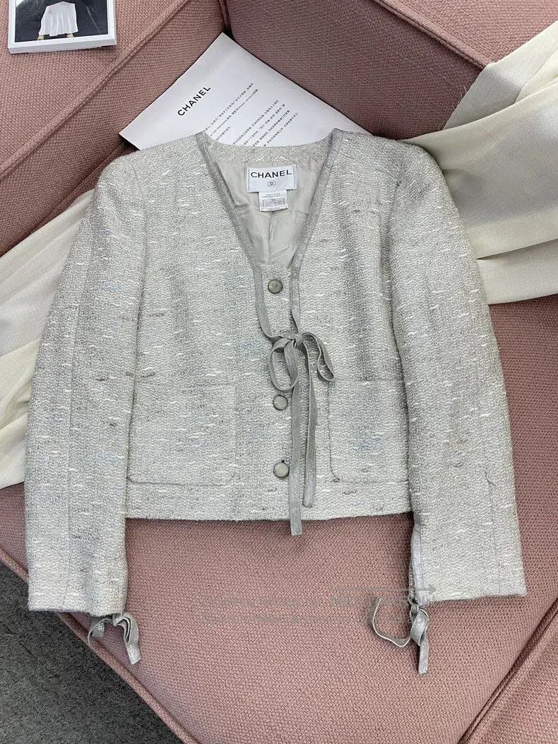Chanel Chanel Gray Silver Thread Cardigan. Size US L / EU 52-54 / 3 - 1 Thumbnail
