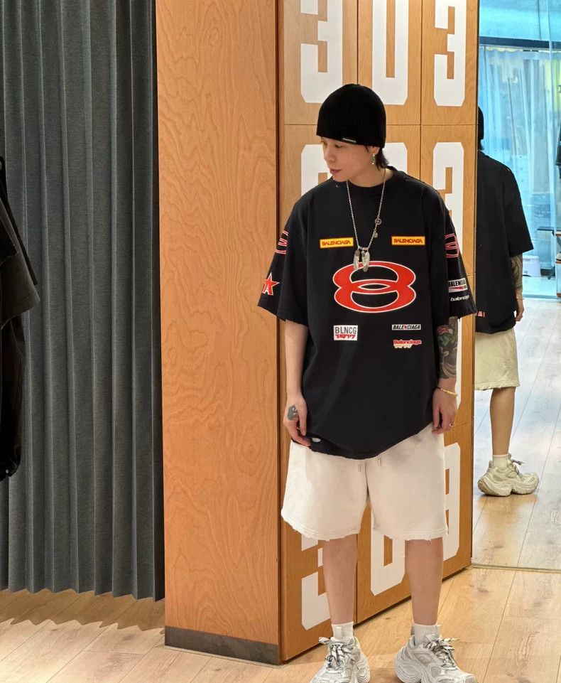 Balenciaga Balenciaga Black Logo printed cotton short sleeve T-shirt Size US S / EU 44-46 / 1 - 6 Thumbnail
