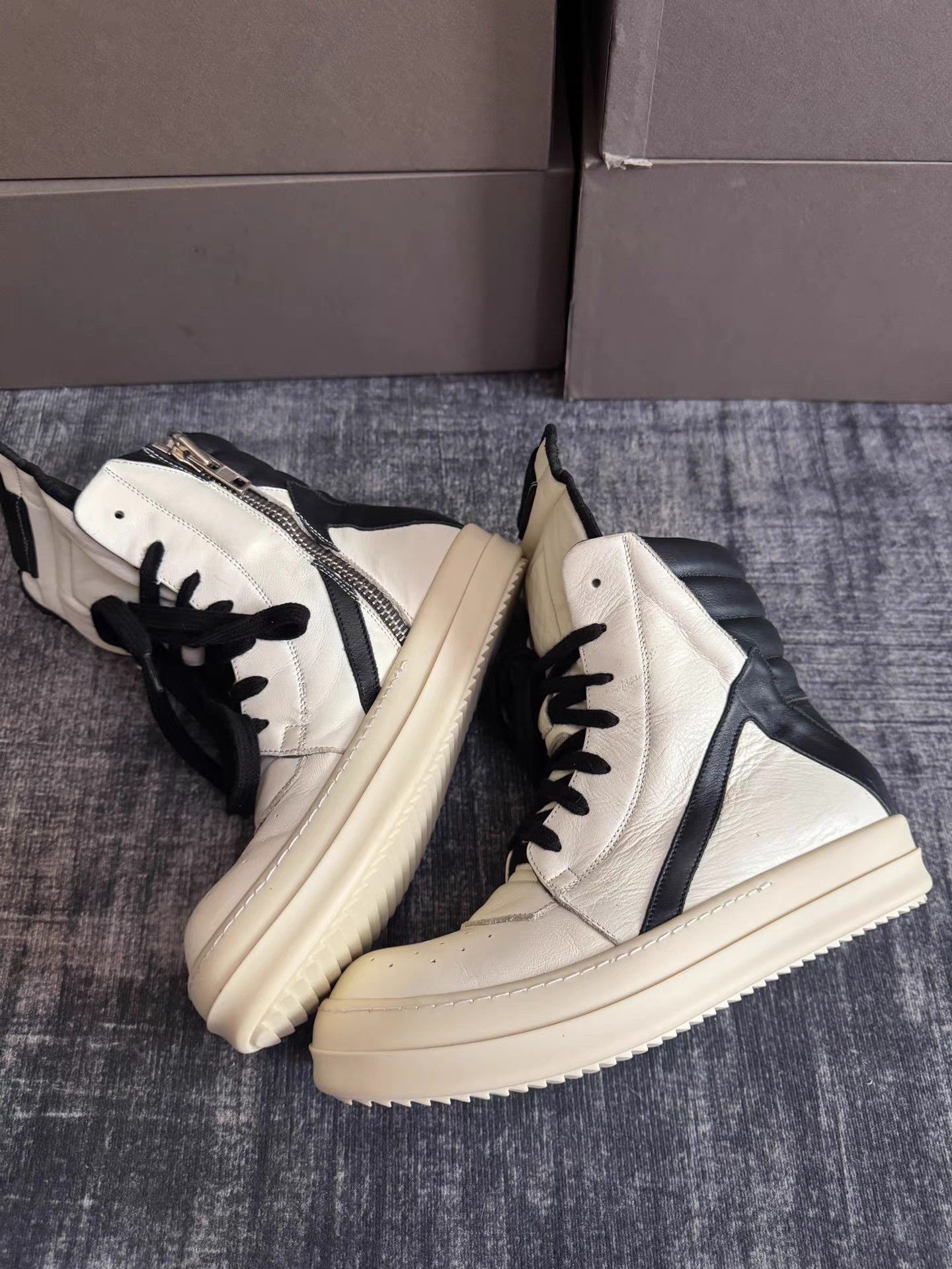 Rick Owens rick owens Mainline Triangle Size US 6 / IT 36 - 2 Thumbnail
