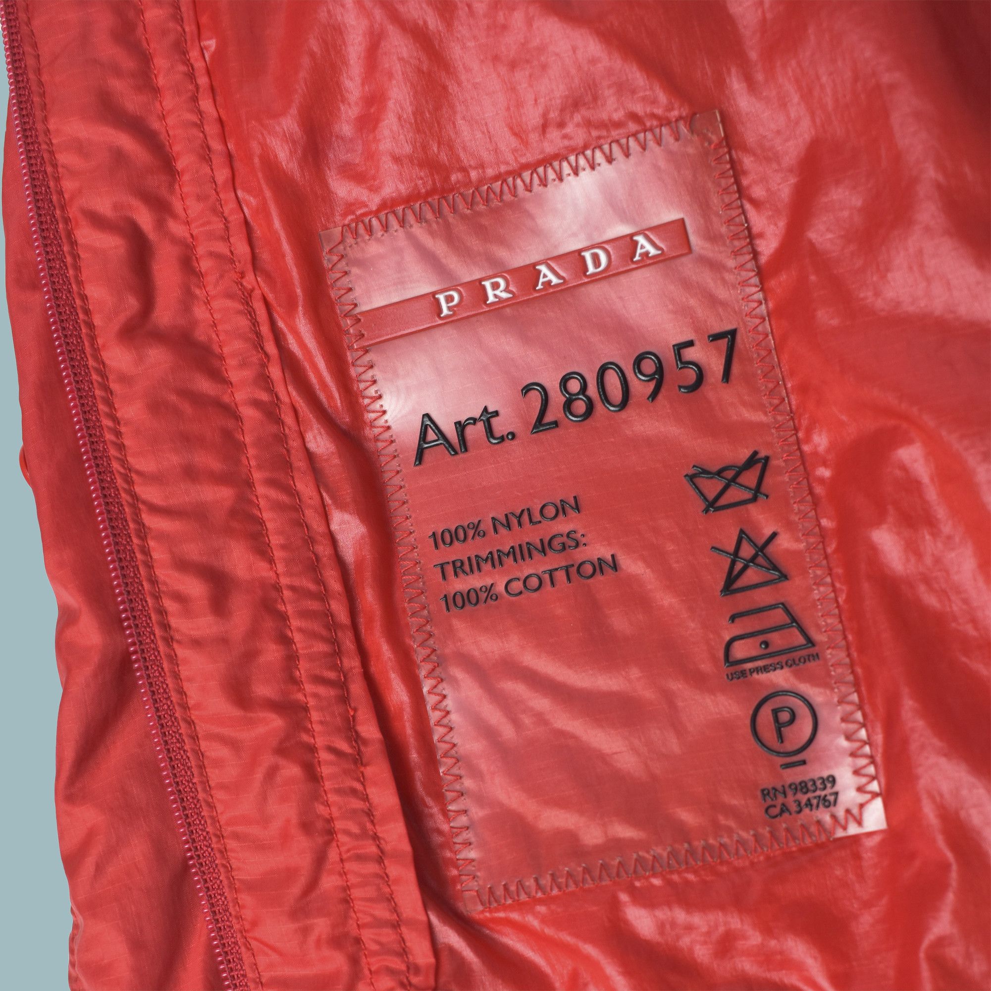 Prada PRADA RED SHORT SLEEVE JACKET HOODIE MADE IN ITALY Size US S / EU 44-46 / 1 - 4 Thumbnail