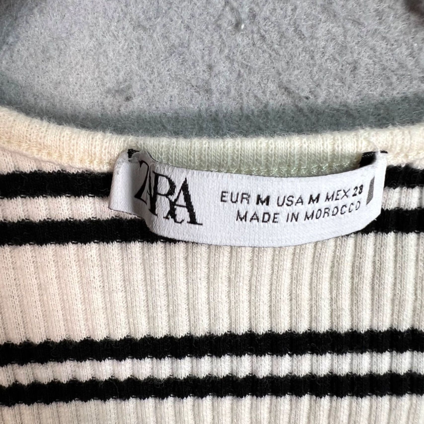 Zara Zara Blouse Shirt Striped Long Sleeve Knit V-Neck Cotton Polyester Black White Womens M Medium Casual Size M / US 6-8 / IT 42-44 - 3 Thumbnail
