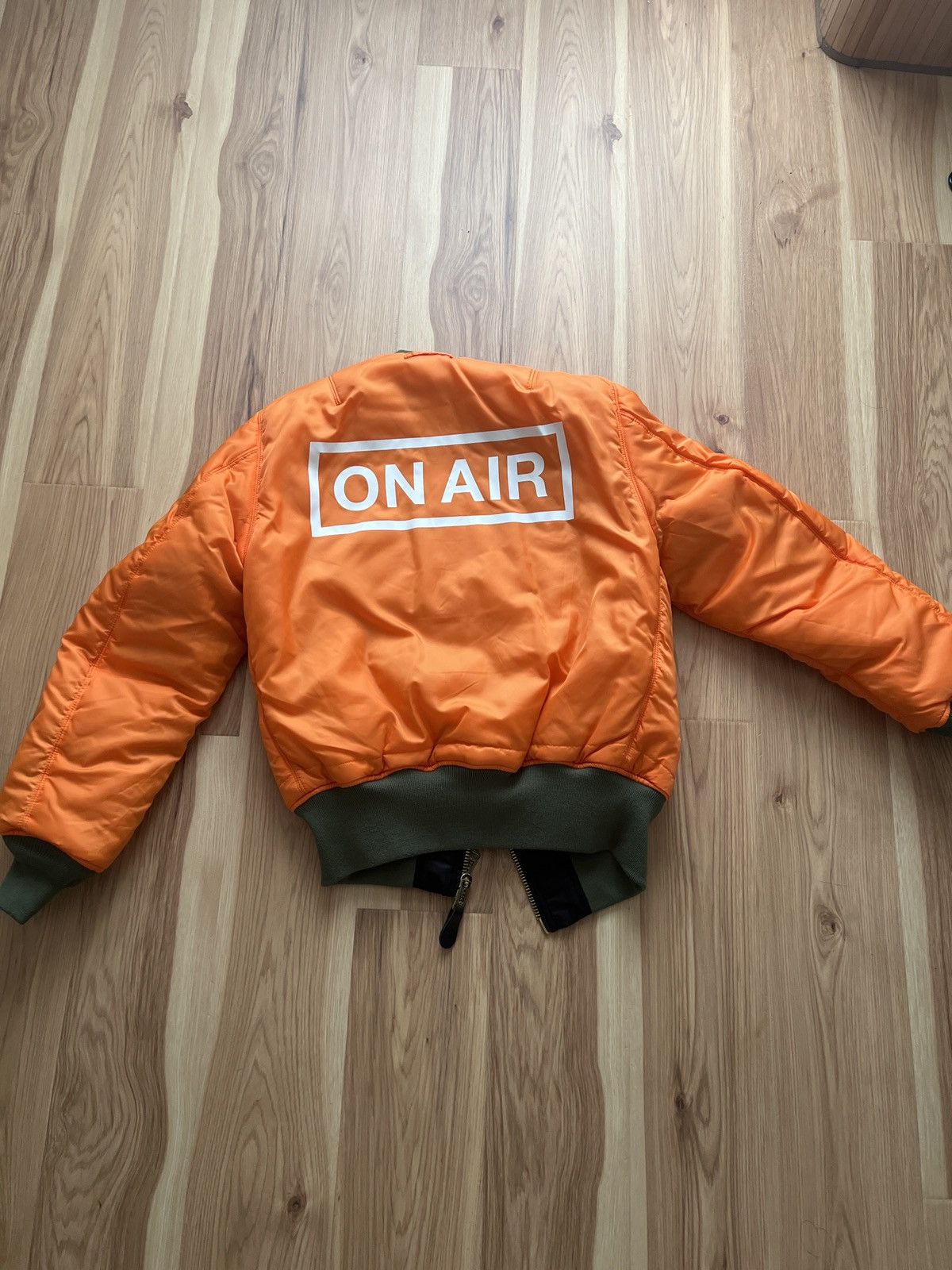 Alpha Industries ON-AIR x Alpha industries Collaboration Bomber reversible Size US S / EU 44-46 / 1 - 4 Thumbnail