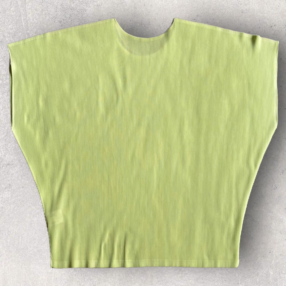 Issey Miyake Please Pleated Neon Green Blouse Size M / US 6-8 / IT 42-44 - 2 Thumbnail