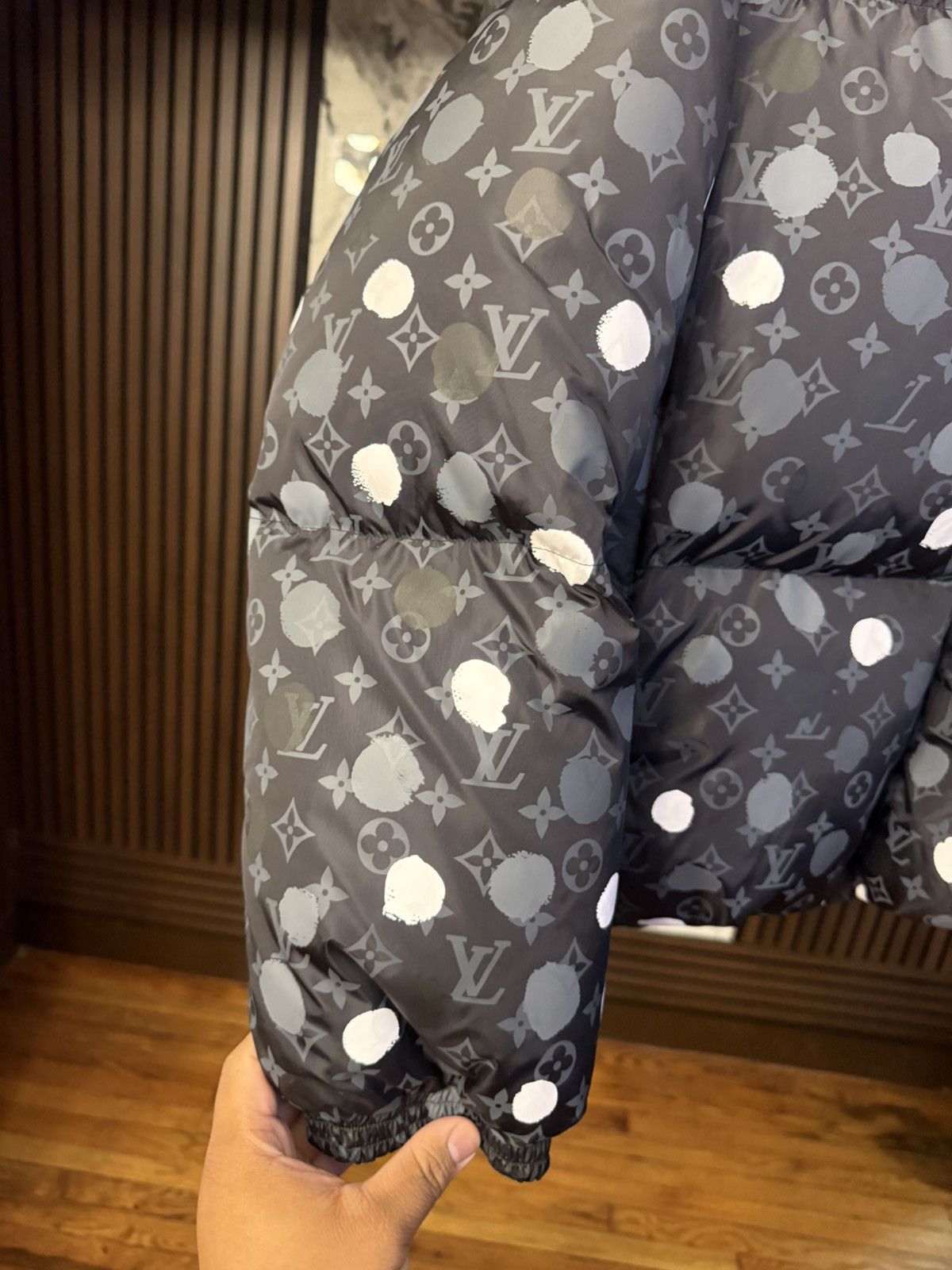 Louis Vuitton × Yayoi Kusama Louis Vuitton X Yayoi Kusama Puffer Jacket Size 52 / Large Size US L / EU 52-54 / 3 - 10 Thumbnail