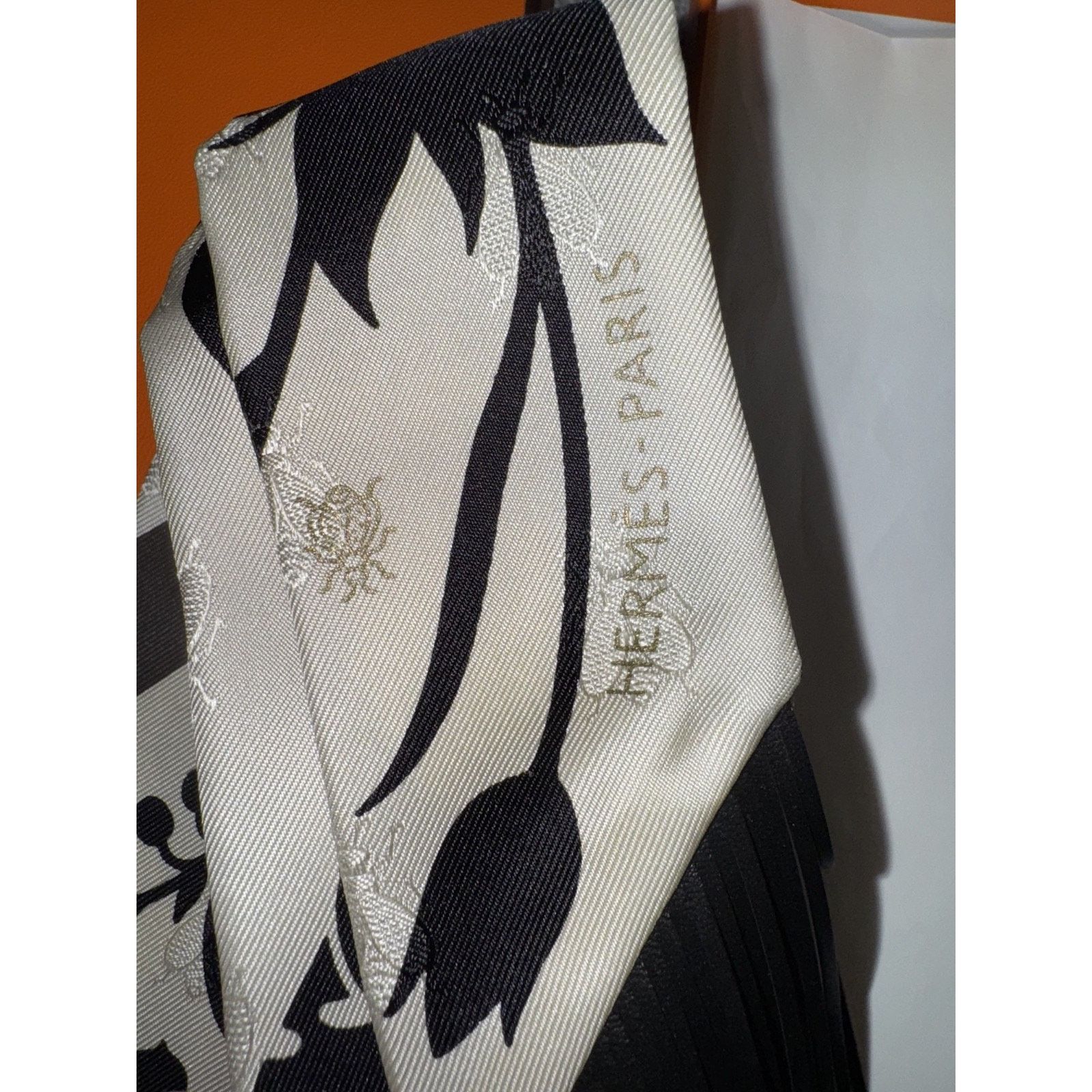 Hermes Hermes Scarf Twilly Fringe Leather Bouquet White Black Silk Size ONE SIZE - 7 Thumbnail