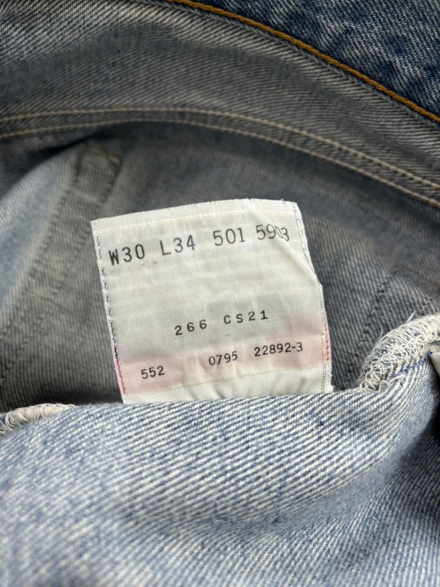 Levi's Vintage Clothing 🇺🇸1990s Vintage Levis 501 30x34 Straight Leg Light Blue Jeans Size US 30 / EU 46 - 14 Thumbnail