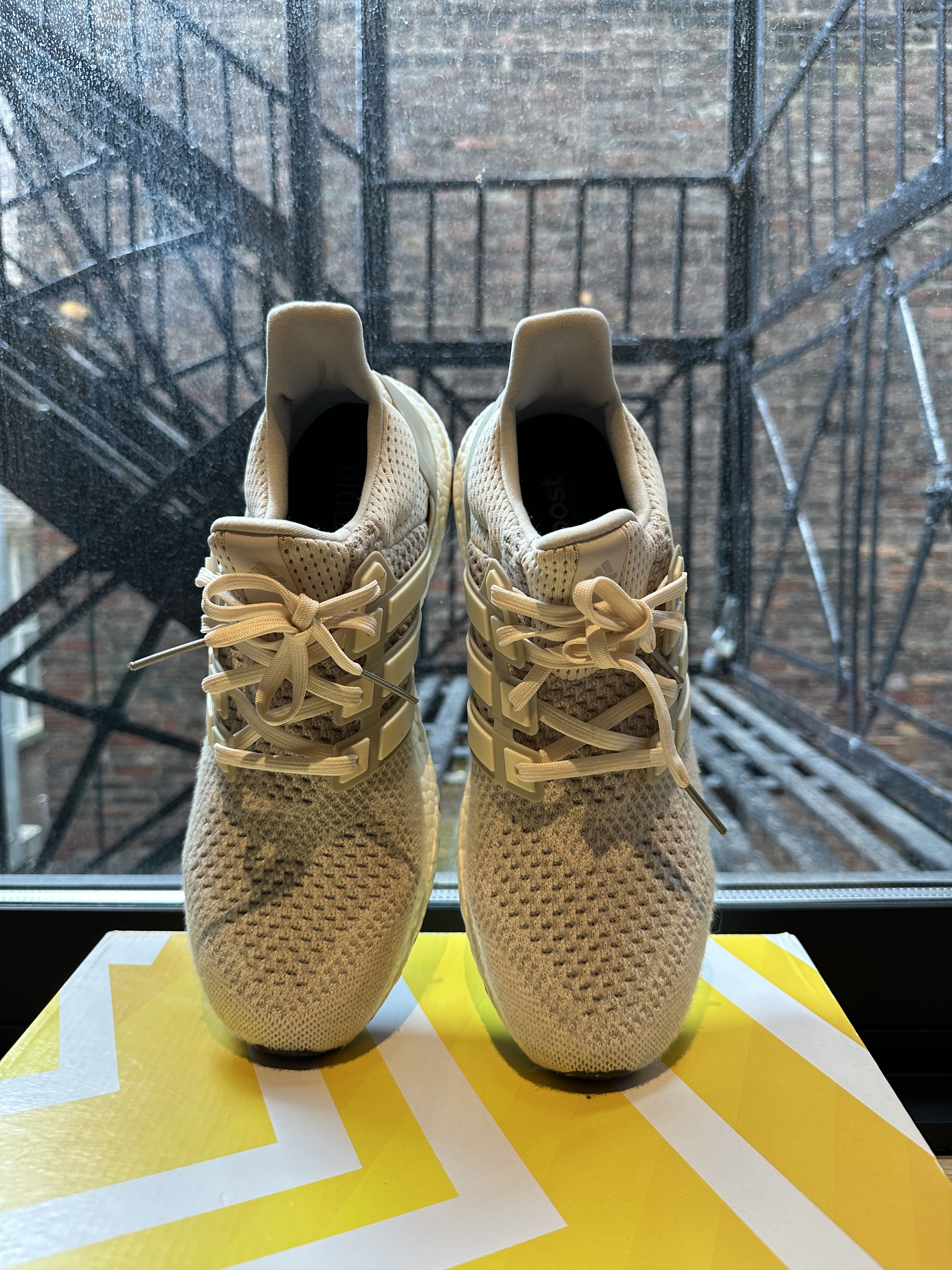 Adidas Adidas ultraBoost Cream 1.0 2015 Size US 10.5 / EU 43-44 - 12 Thumbnail