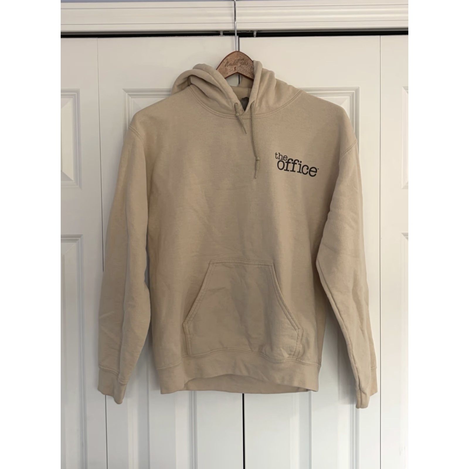 Gildan VINTAGE The Office Dunder Mifflin Sweatshirt Hoodie Beige Small Mens Hoodie Small Beige Dunder Mifflin Logo TV 90s Fans Size US S / EU 44-46 / 1 - 2 Thumbnail