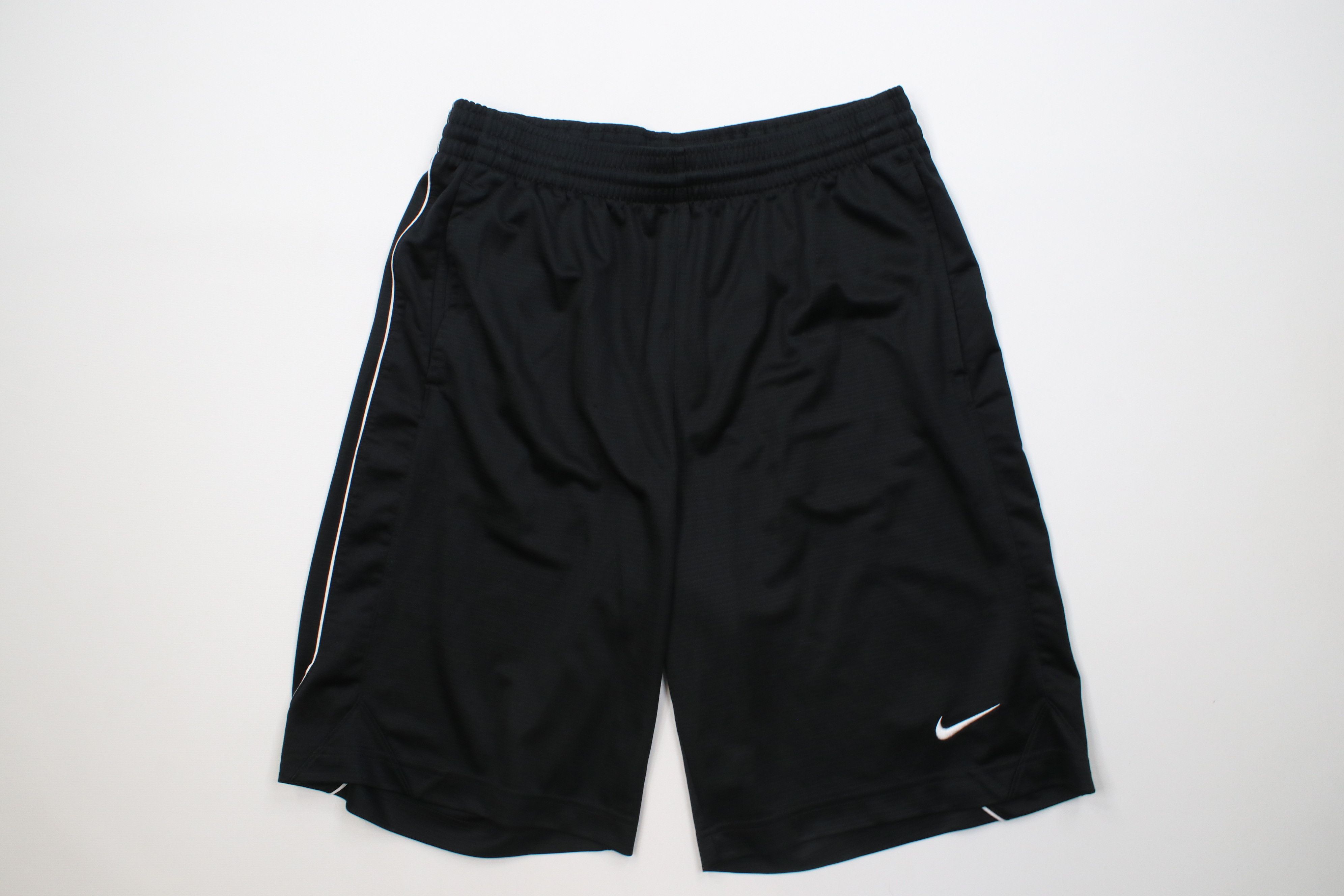 Nike Vintage Y2K Nike Dazzle Striped Gym Basketball Shorts Black Size US 32 / EU 48 - 1 Thumbnail