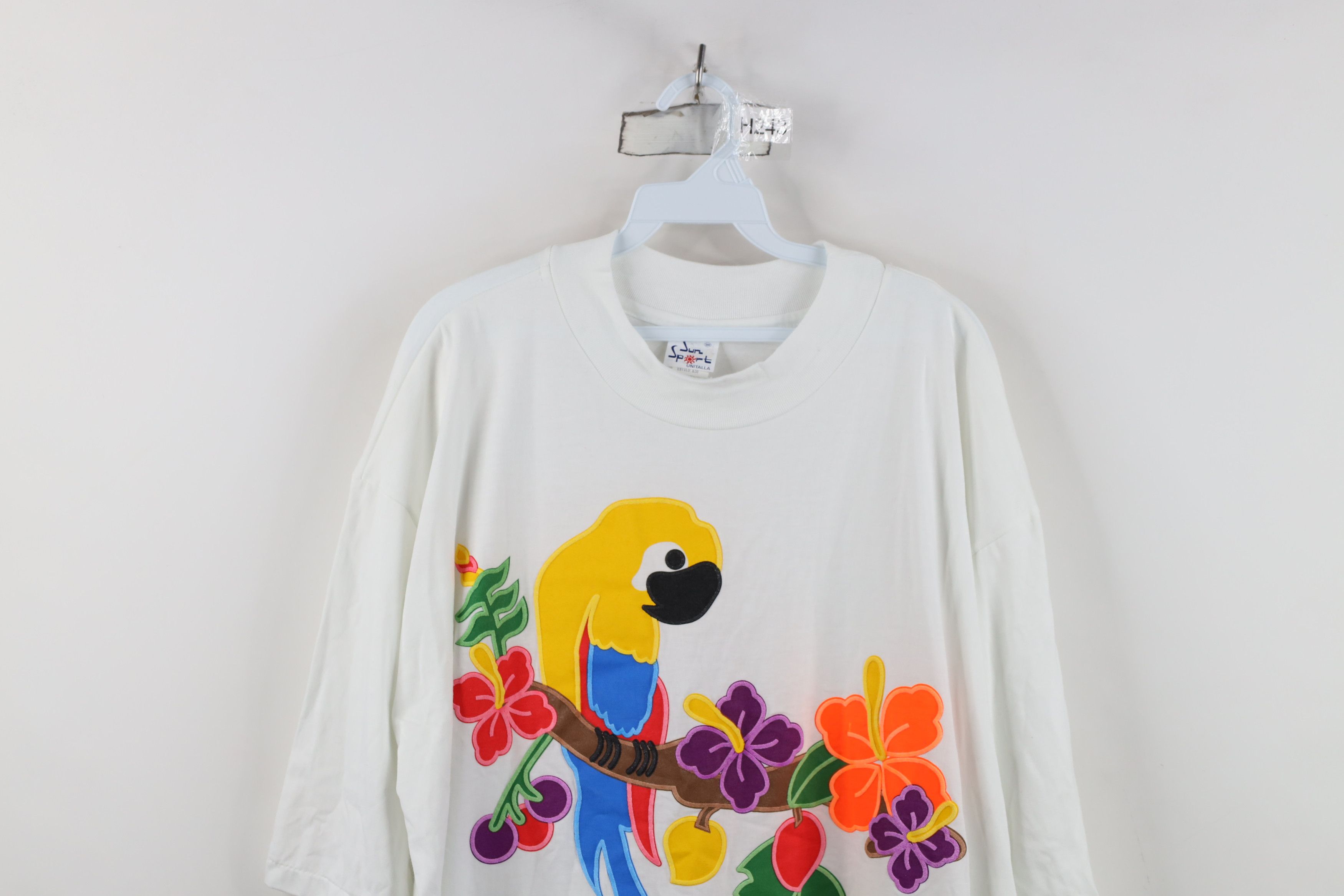 Vintage Vintage 90s Streetwear Mexico Parrot Flower Beach T-Shirt Size ONE SIZE - 2 Thumbnail