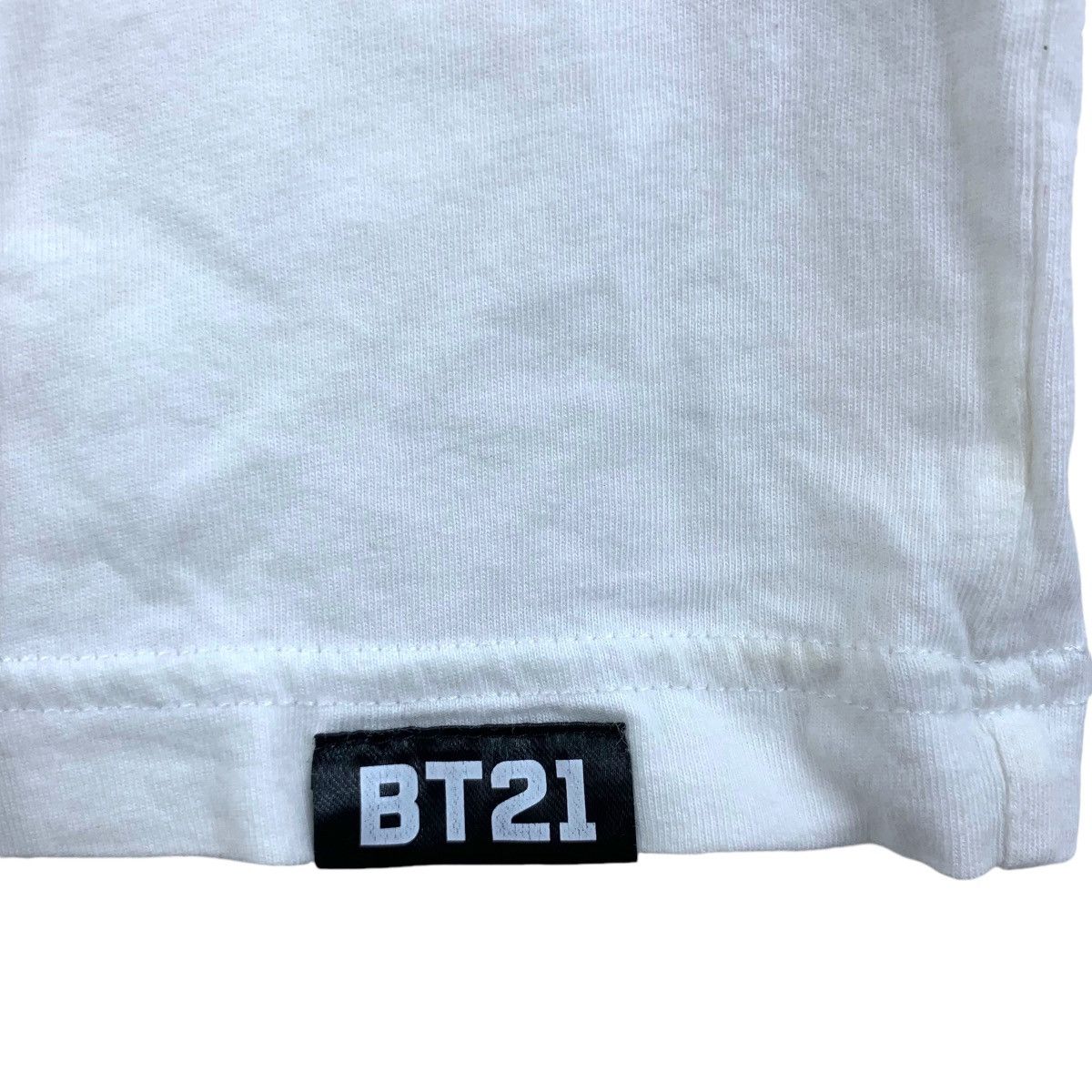 Uniqlo UNIQLO x BT21 LINE Character Passionate Chimmy Tee Shirt Size L / US 10 / IT 46 - 4 Thumbnail