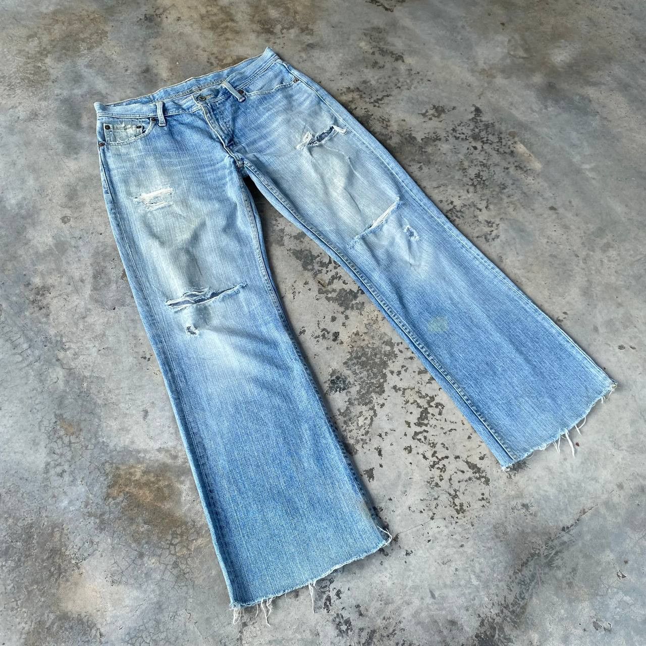 Levi's Vintage Clothing VINTAGE LEVIS 537 FLARED DISTRESSED ANKLE CUT LIGHTWASH Size US 31 - 3 Thumbnail