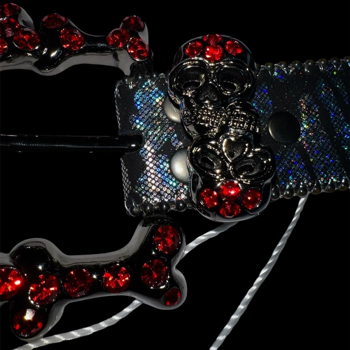 B.B. Simon BB SIMON Black AB Iridescent Snakeskin Belt Size ONE SIZE - 6 Thumbnail
