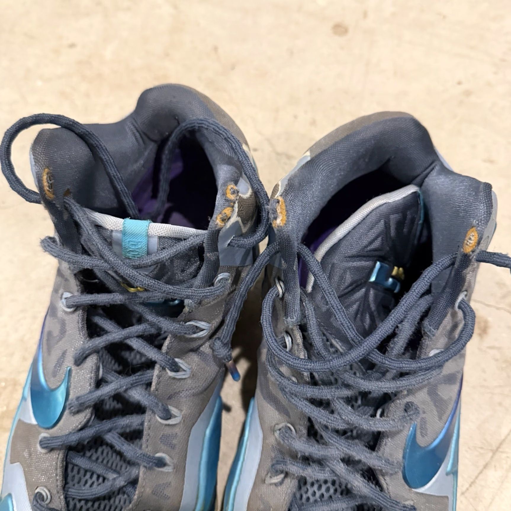Nike Nike LeBron 11 XII Gamma Blue Armory Slate 616175-401 Sz 11.5 Basketball Nike LeBron Sneaker Men 2013 Colorful Logo Cushioned Performance High Top Size ONE SIZE - 7 Thumbnail