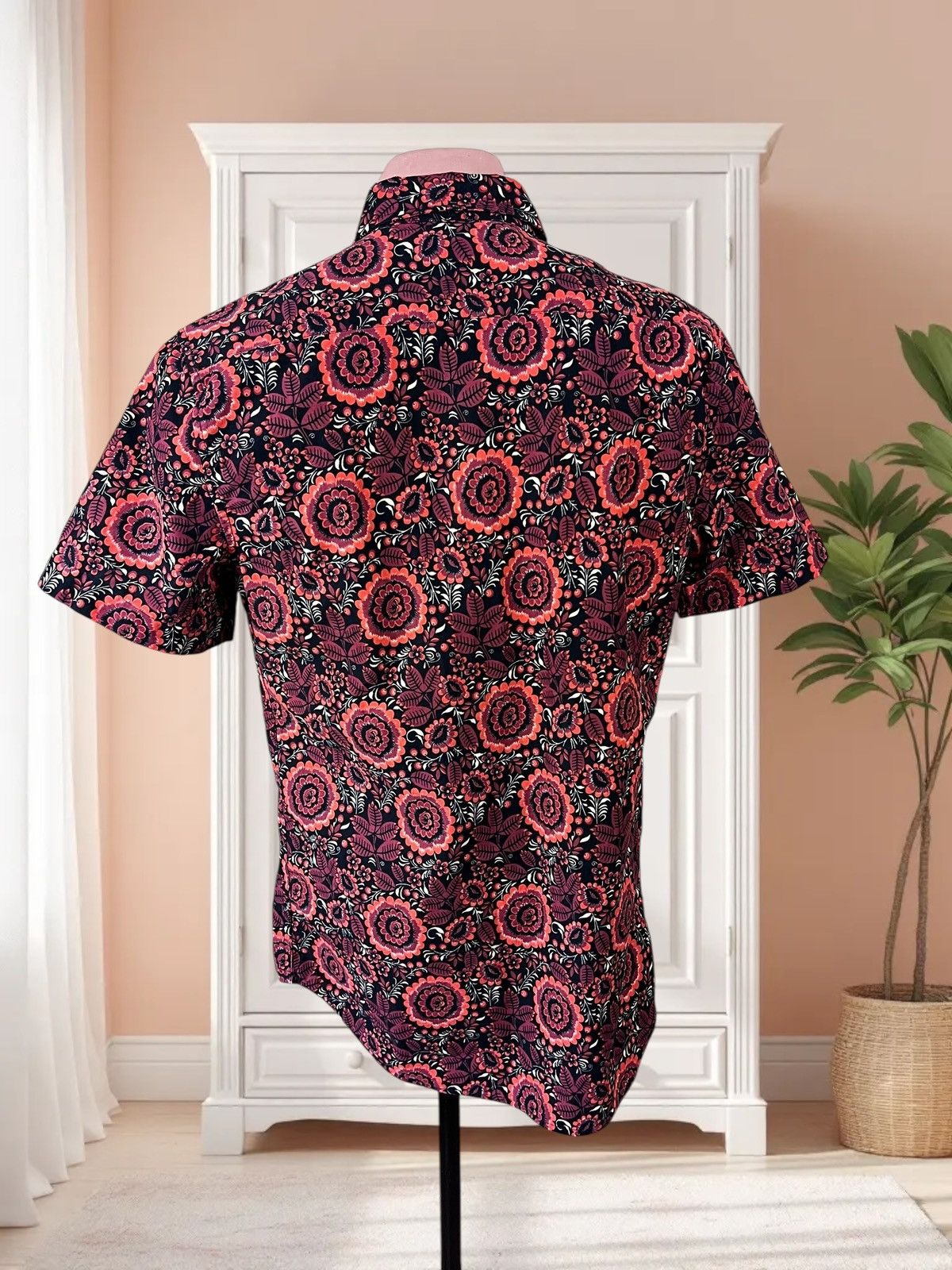 Anerkjendt Anerkjendt short sleeve shirt size M floral pattern Size US M / EU 48-50 / 2 - 3 Thumbnail