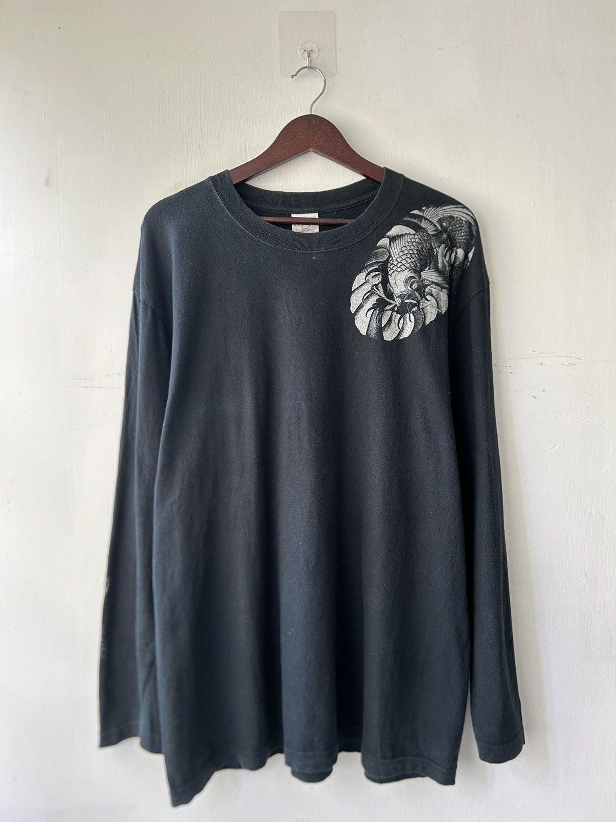 Japanese Brand Vintage Sukajan Karakuri ‘Geisha Koi’ Tee Size US XL / EU 56 / 4 - 2 Thumbnail