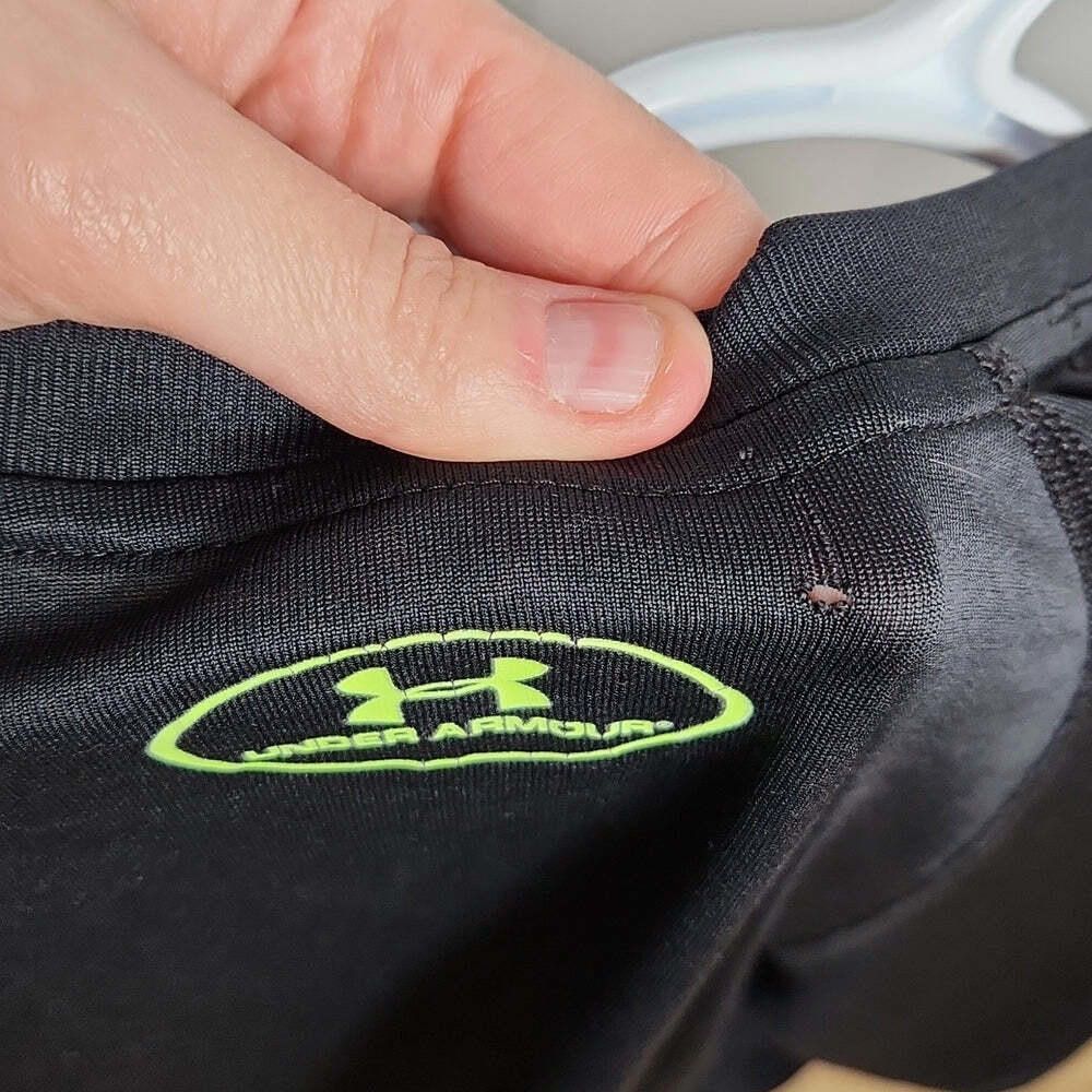 Under Armour Under Rmour Heatgear T Shirt Black Ns Yellow Logo Large Size US L / EU 52-54 / 3 - 6 Thumbnail