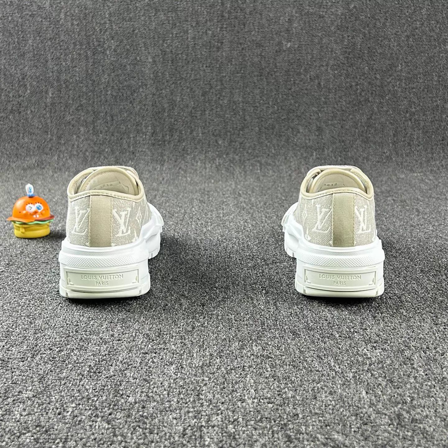 Louis Vuitton LV Monogram Cracker Platform Sneakers Women's 35.5 Size US 5 / IT 35 - 5 Thumbnail