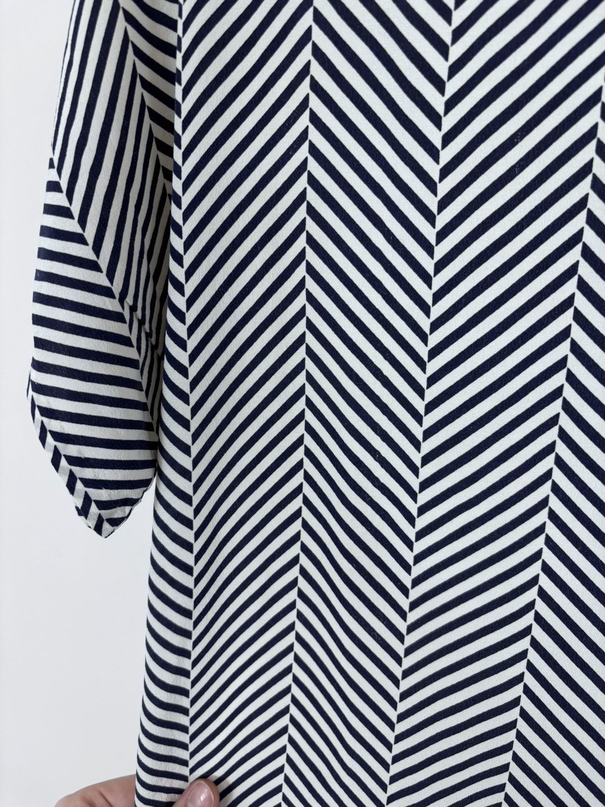 Gianfranco Ferre Vintage Gianfranco Ferre Women’s Herringbone T-Shirt Blouse Size M / US 6-8 / IT 42-44 - 10 Thumbnail