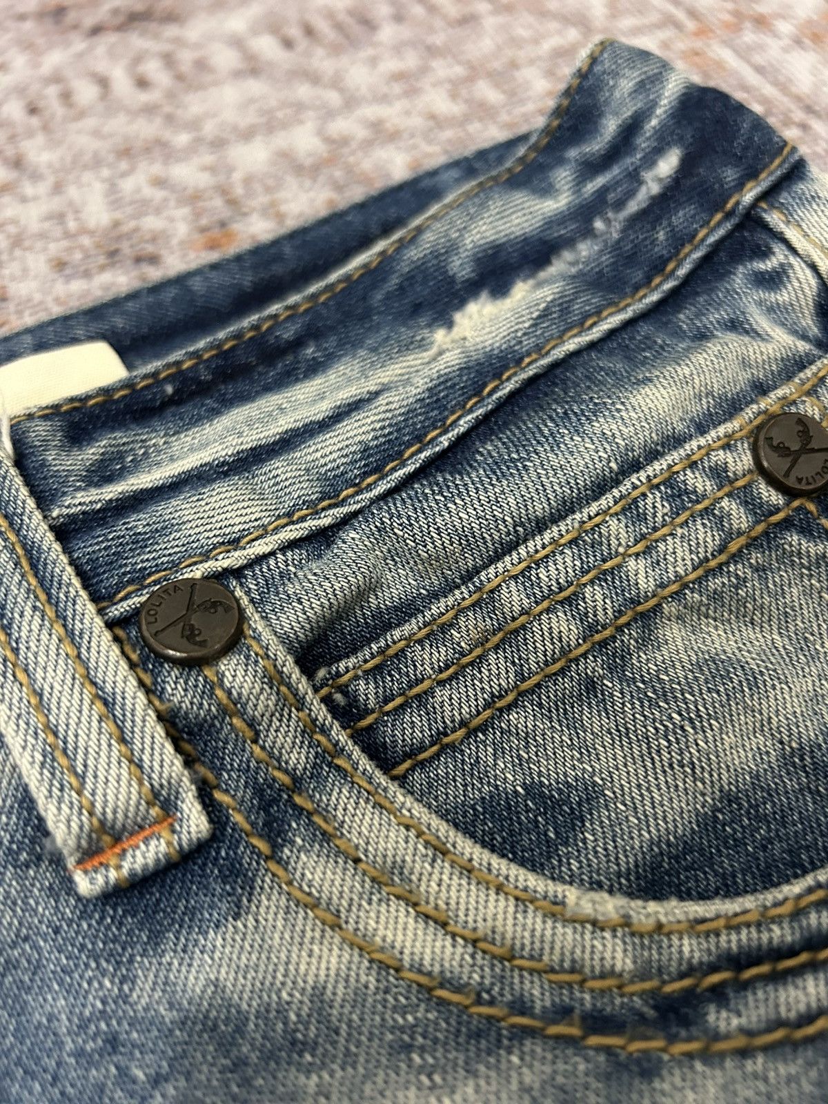 If Six Was Nine Lolita Distressed Doublle Pocket back Short Jeans Size US 33 - 12 Thumbnail