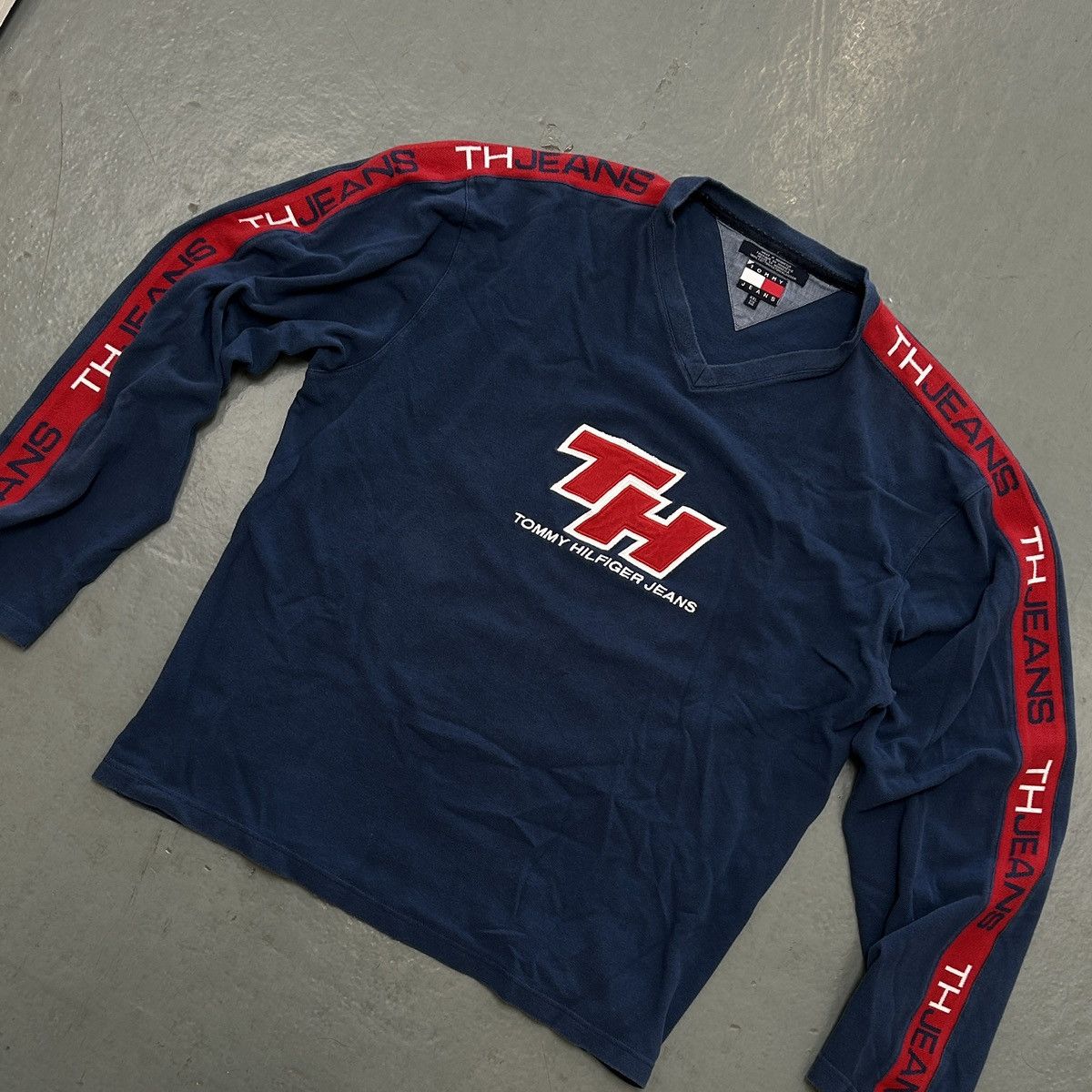 Tommy Hilfiger Tommy Hilfiger Jeans Logo Tape Long Sleeve Size US XXL / EU 58 / 5 - 1 Thumbnail