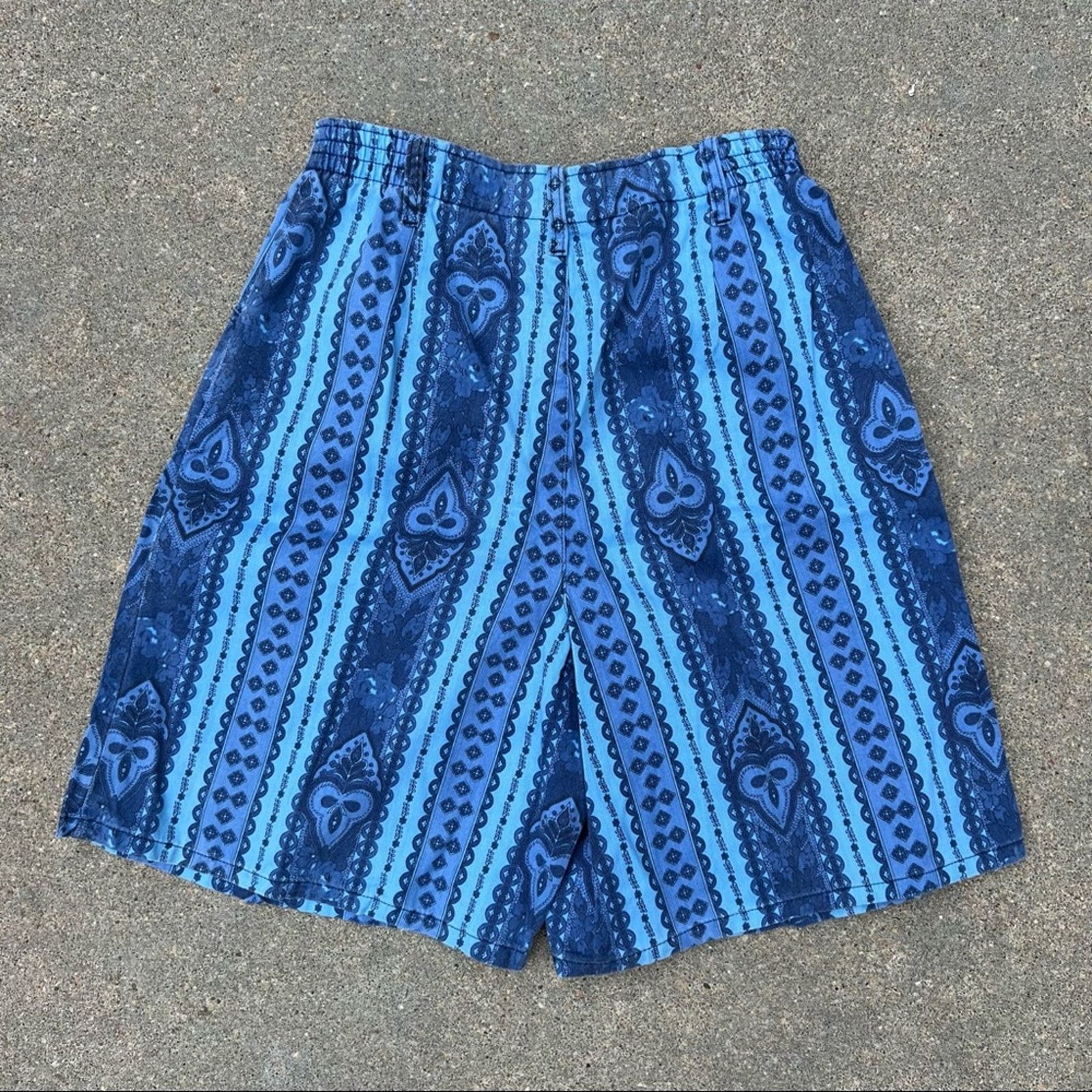 Vintage blue medallion stripe pleat front bareback high waist shorts Size 29" - 4 Thumbnail