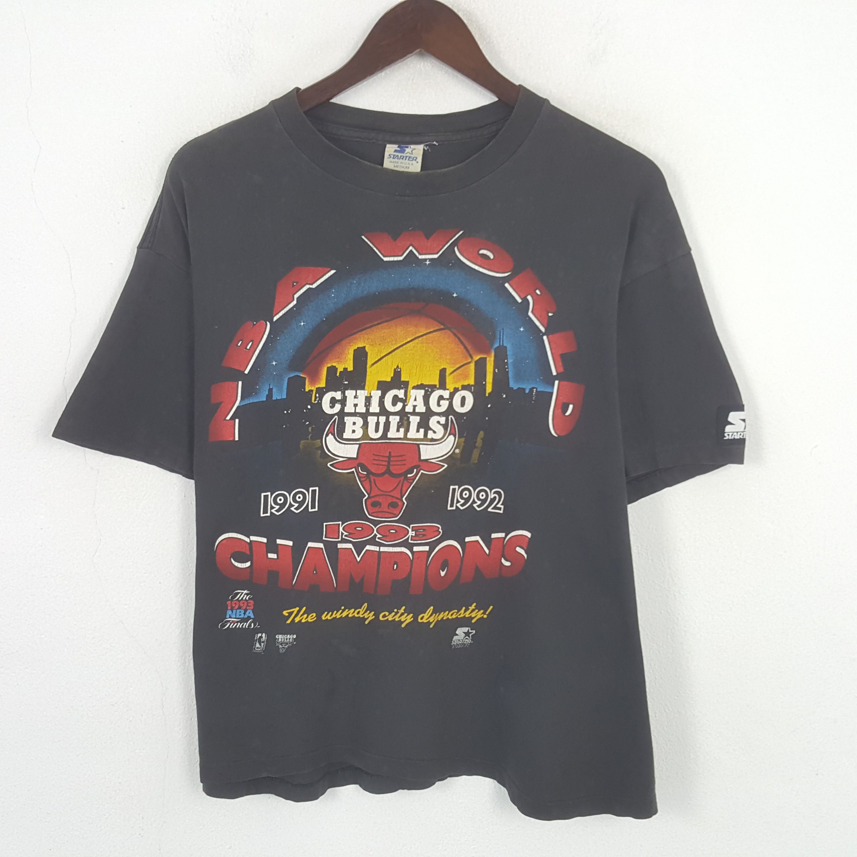 Other Vintage Chicago Bulls 1993 Champions Tshirt Size US L / EU 52-54 / 3 - 1 Thumbnail