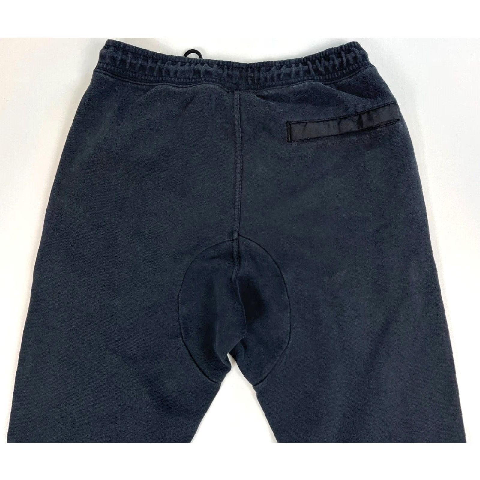 Nike Nike Sweatpants Men’s Athletic PANTS Black 27 in Inseam Size M Pockets Zipped 806674-010 Size US 31 - 4 Thumbnail