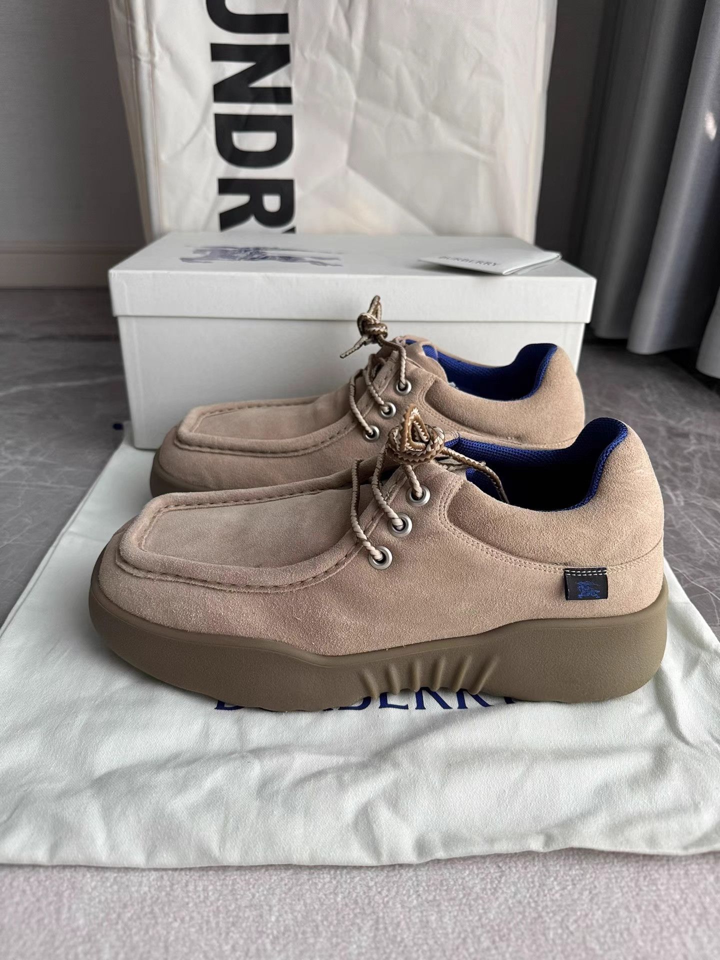 Burberry Burberry Men's Casual Shoes K6 Size US 8 / EU 41 - 1 Thumbnail