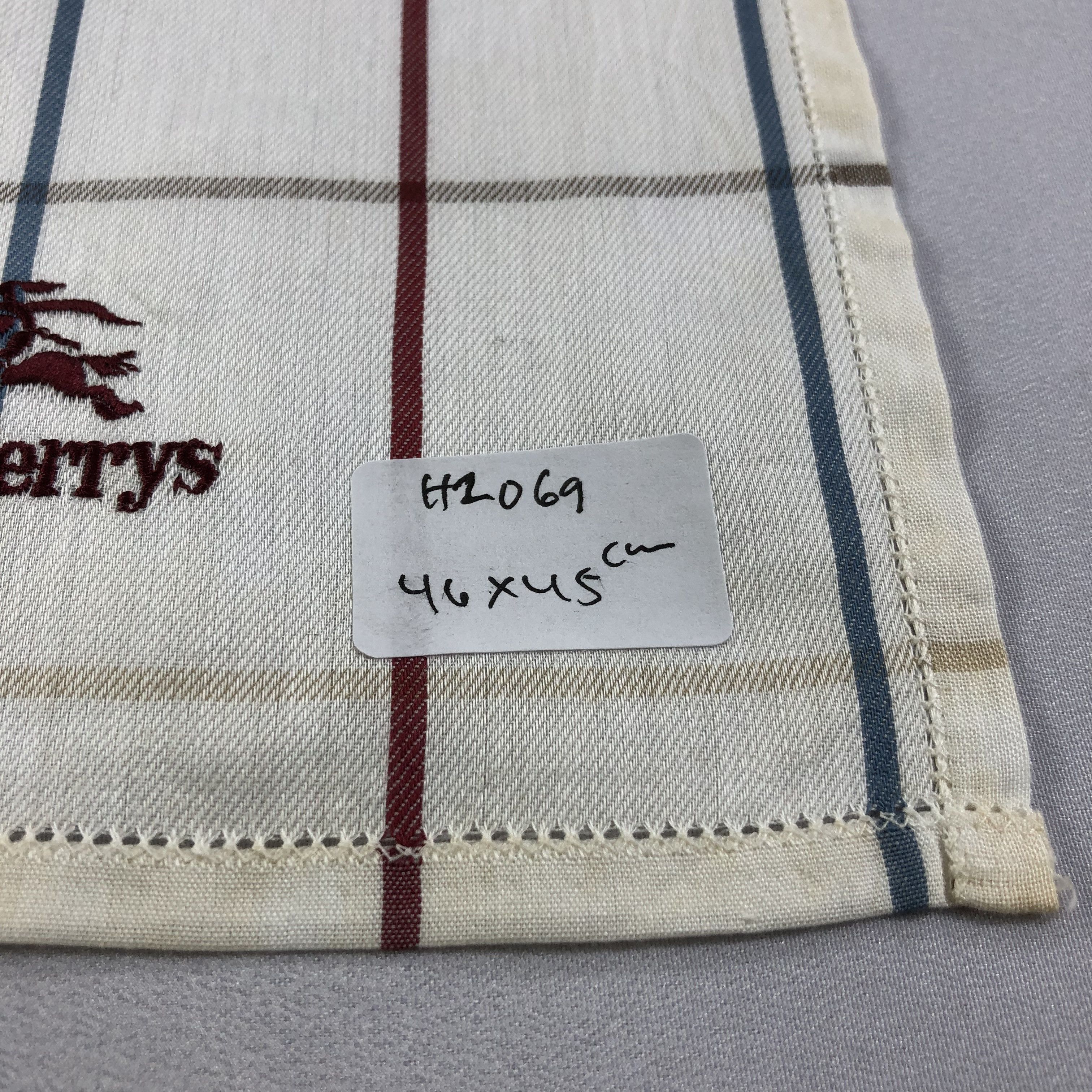 Burberry Burberrys Handkerchief Neckerchief Bandana H2069 Size ONE SIZE - 8 Thumbnail