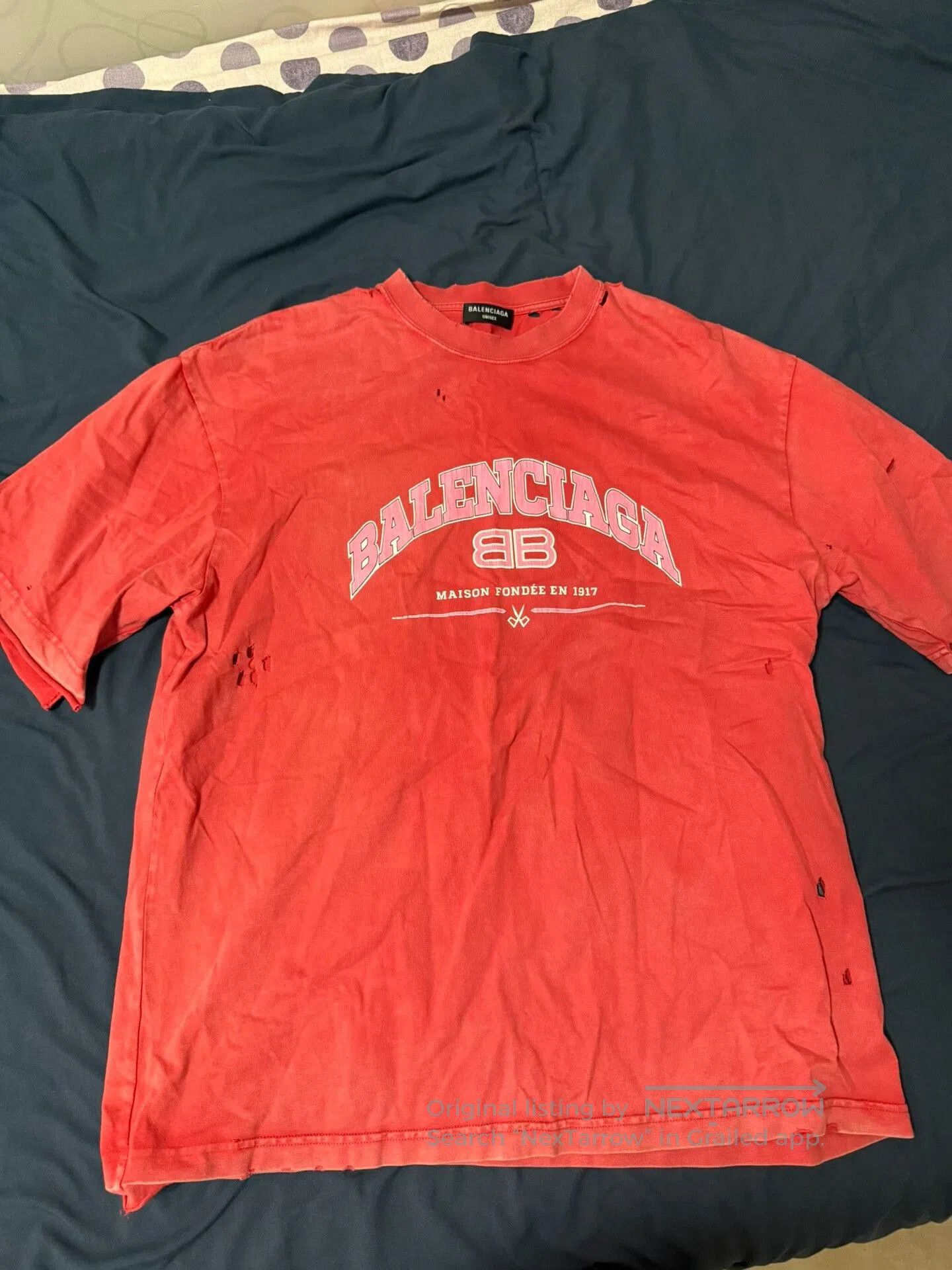 Balenciaga balenciaga red distressed oversized t-shirt. Size US L / EU 52-54 / 3 - 1 Thumbnail