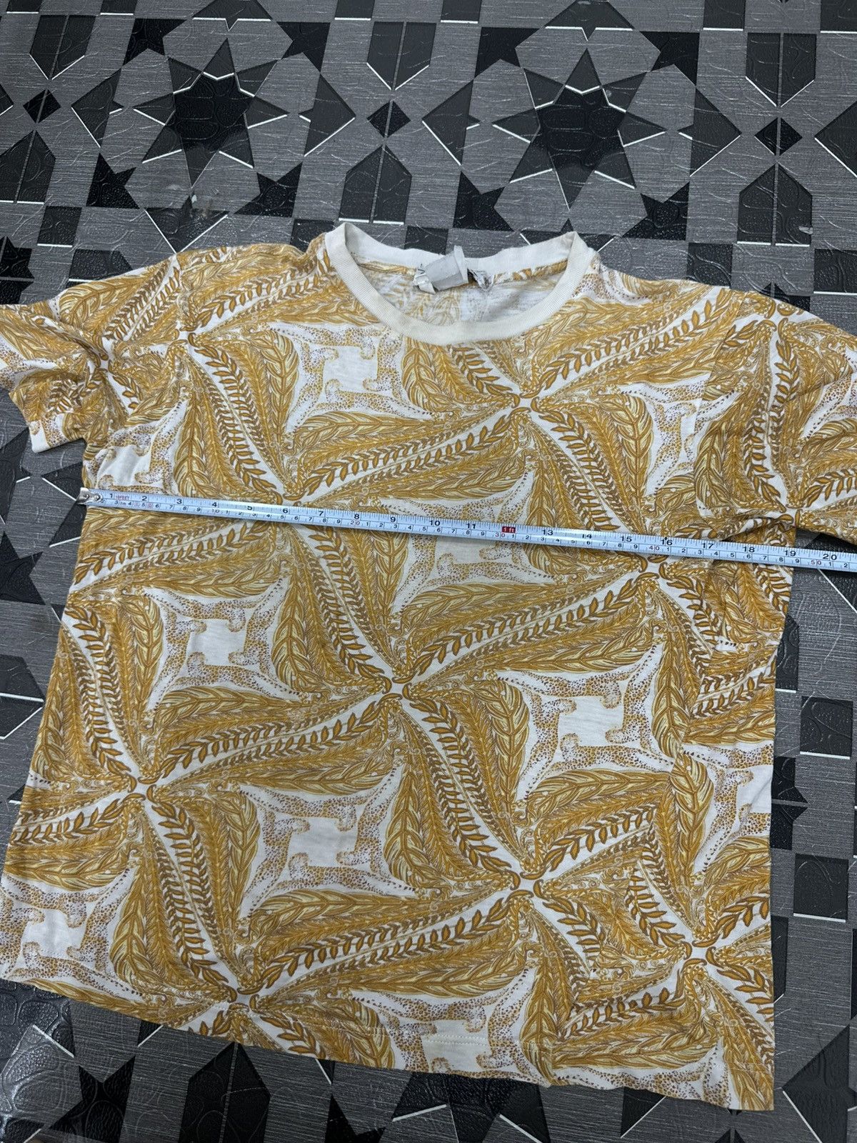 Salvatore Ferragamo Vintage Salvatore Feragamo Leopard Printed T Shirt Size US S / EU 44-46 / 1 - 9 Thumbnail