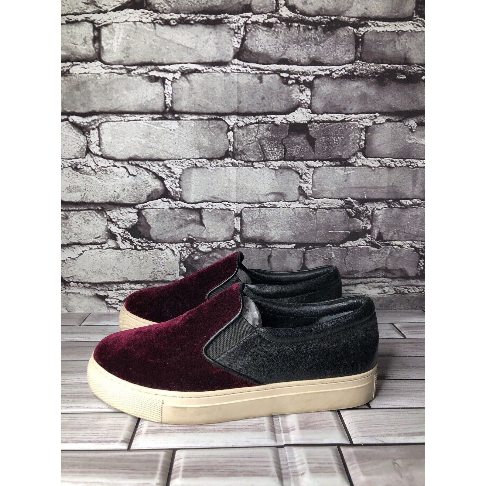 Barneys New York Barney’s New York Red Velvet Suede Slip On Casual Sneakers S Size US 6 / IT 36 - 14 Thumbnail